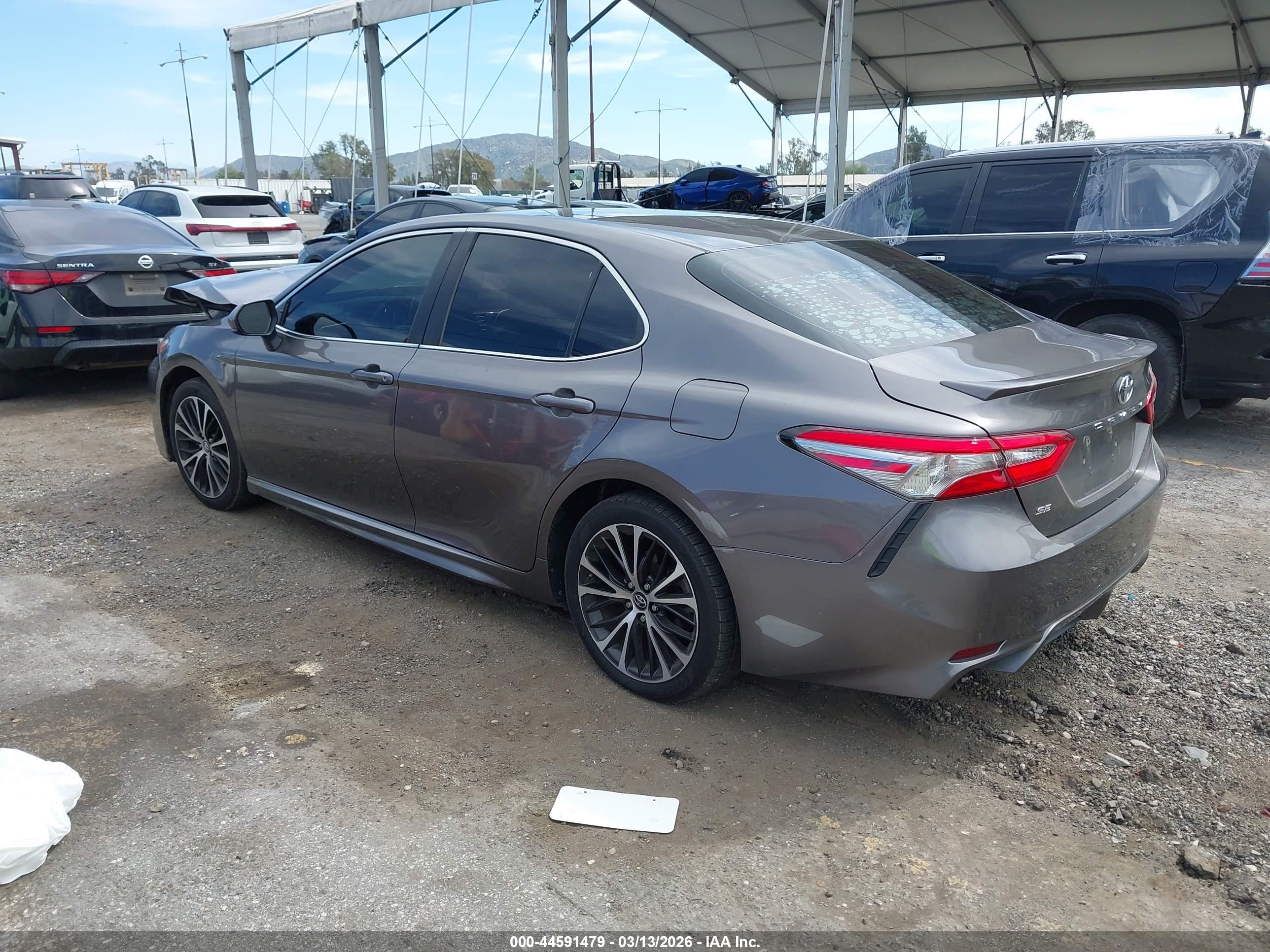 TOYOTA CAMRY image 3
