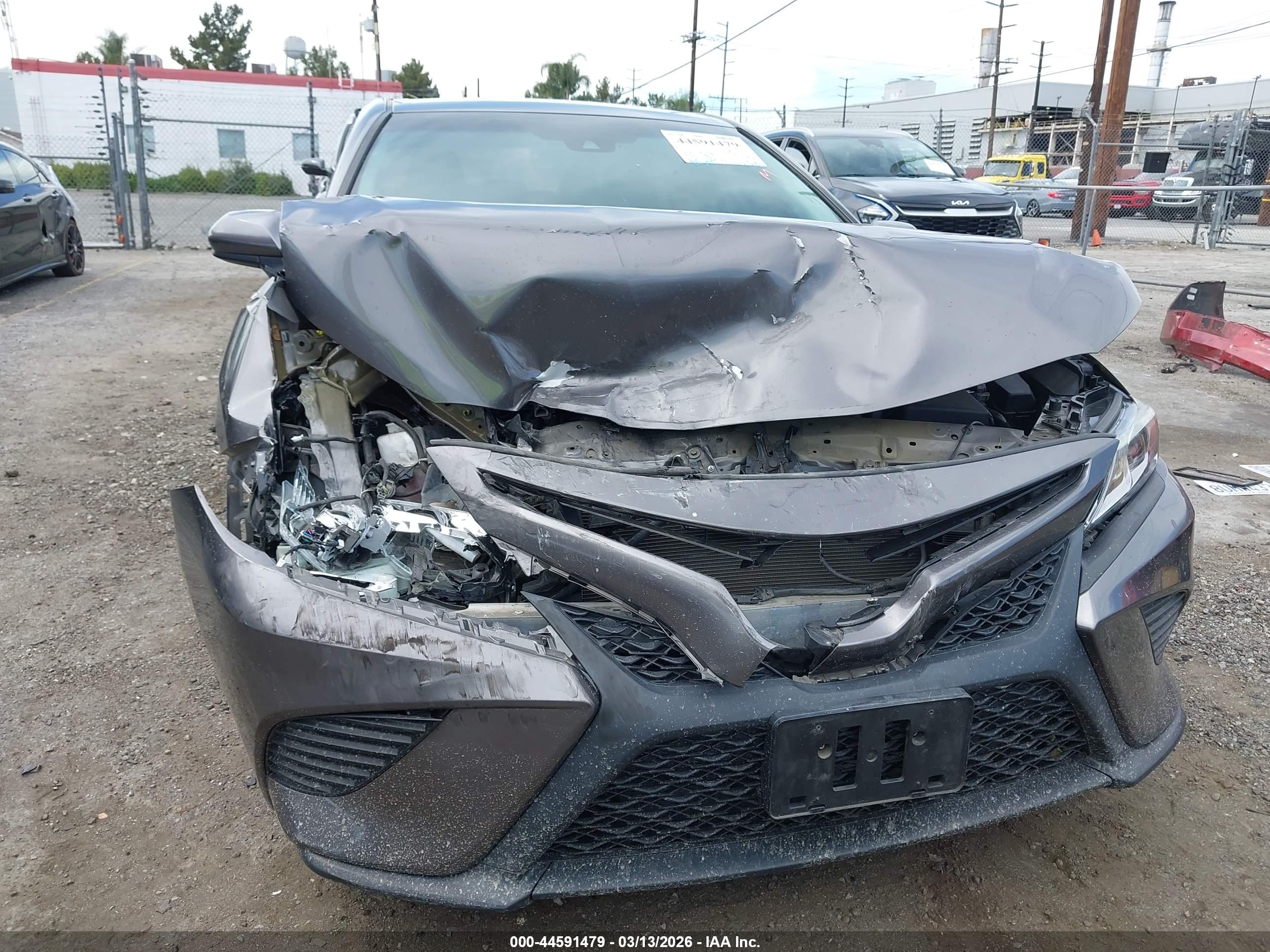 TOYOTA CAMRY image 6