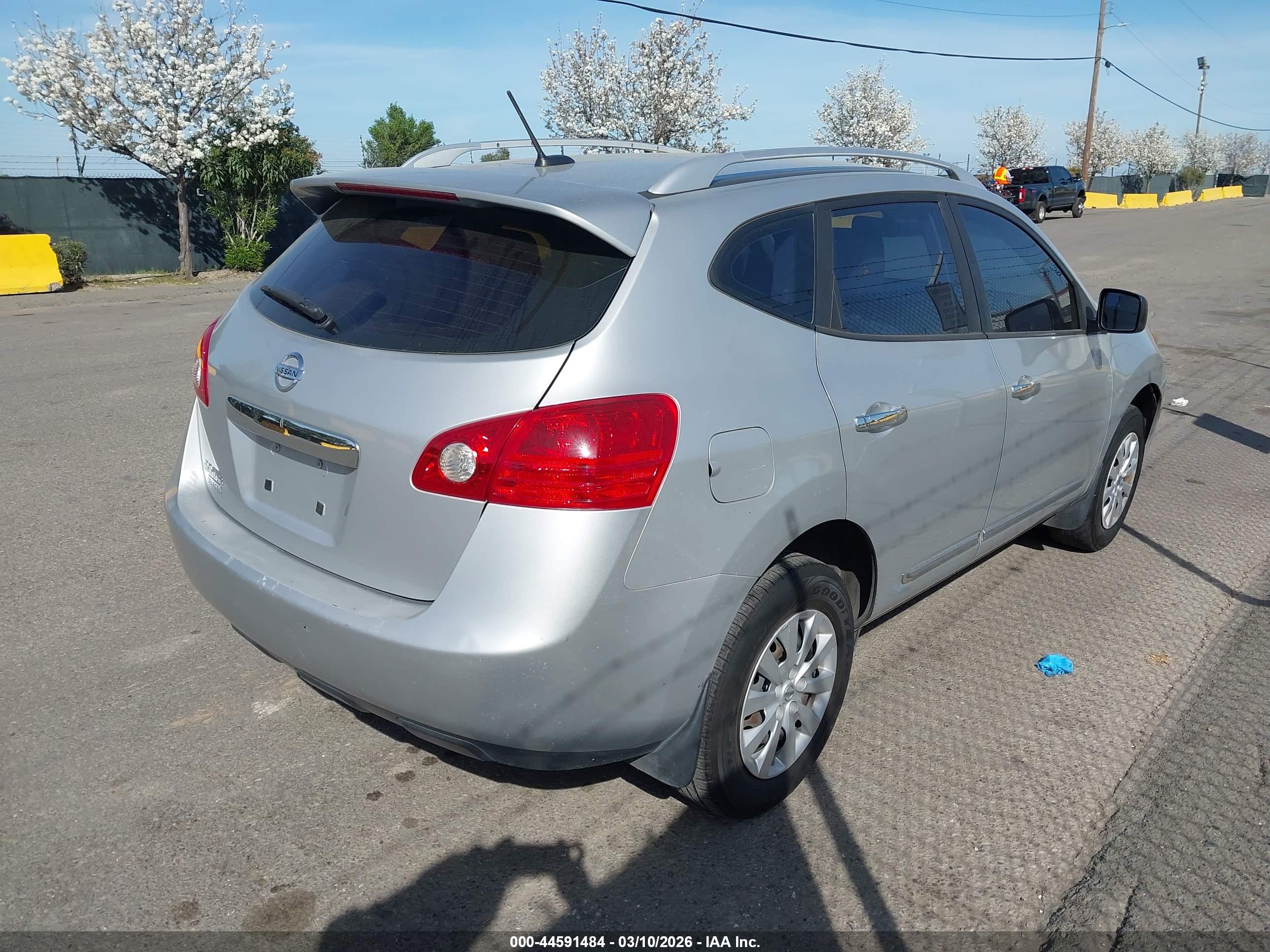 NISSAN ROGUE image 4