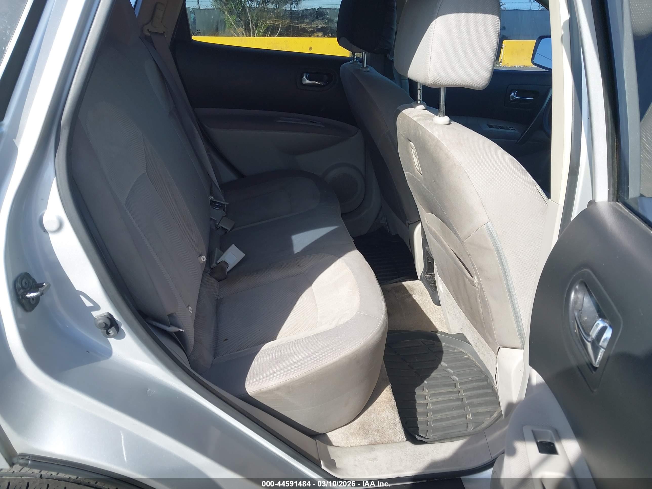 NISSAN ROGUE image 8