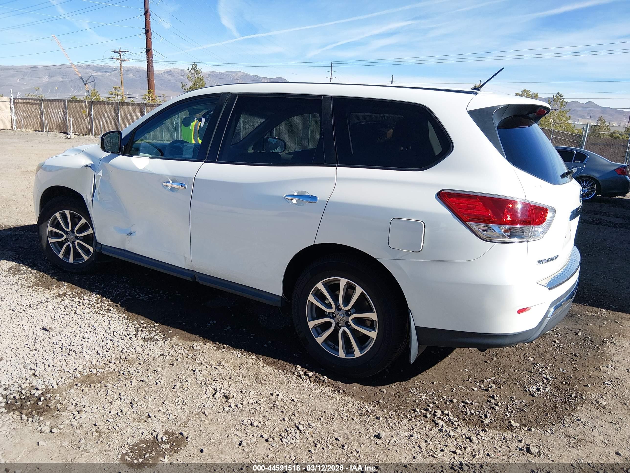 NISSAN PATHFINDER image 3