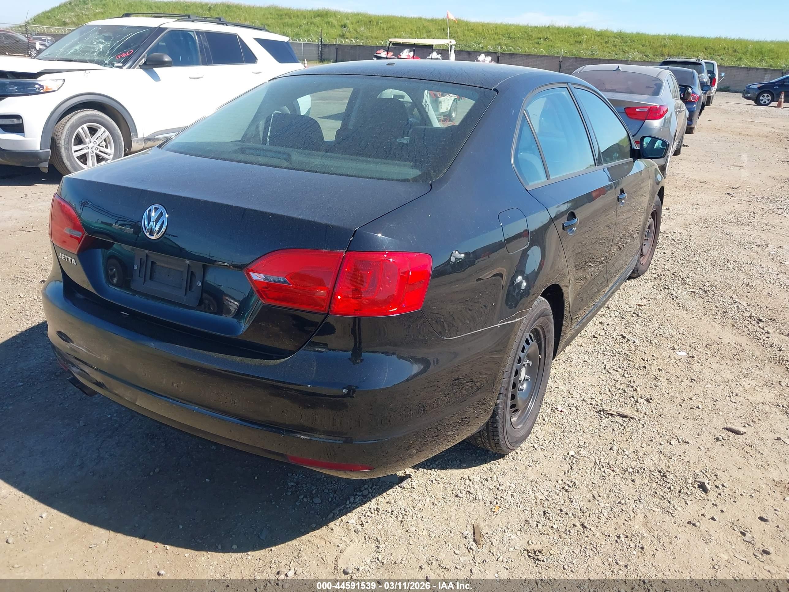 VOLKSWAGEN JETTA image 4