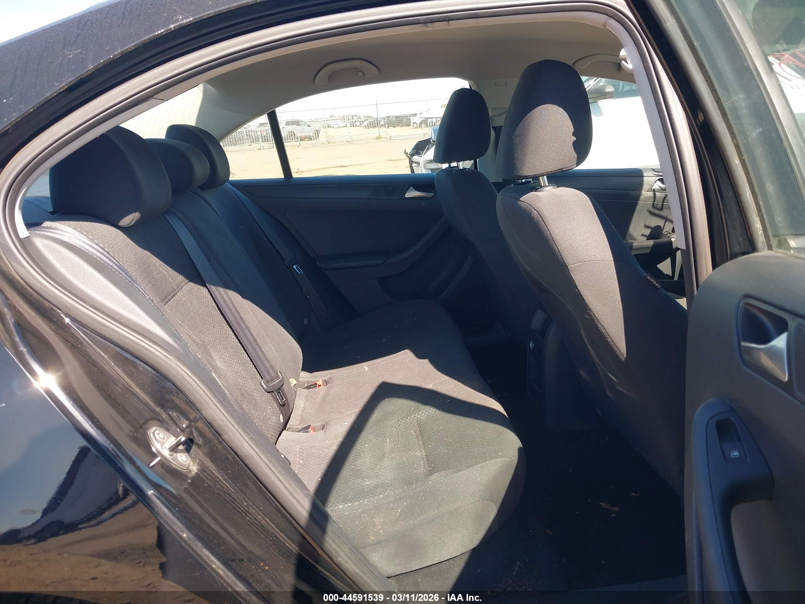 VOLKSWAGEN JETTA image 8