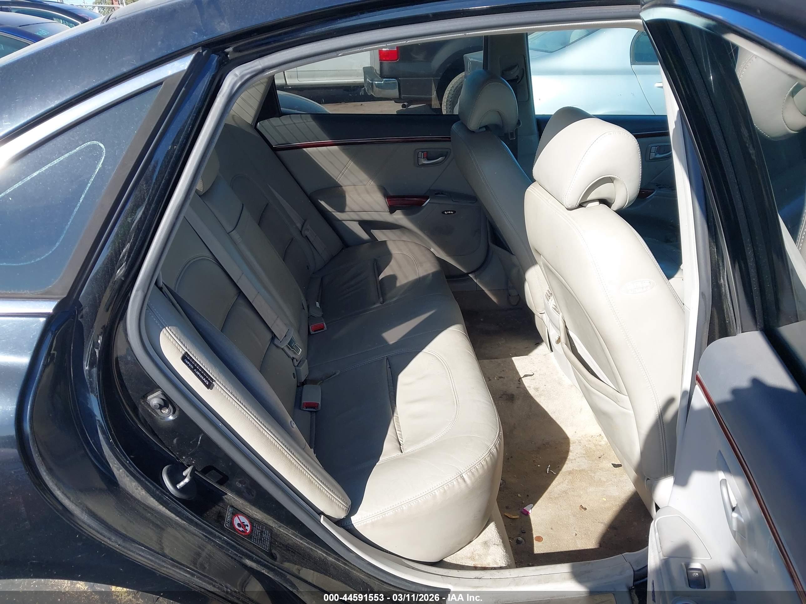 HYUNDAI AZERA image 8