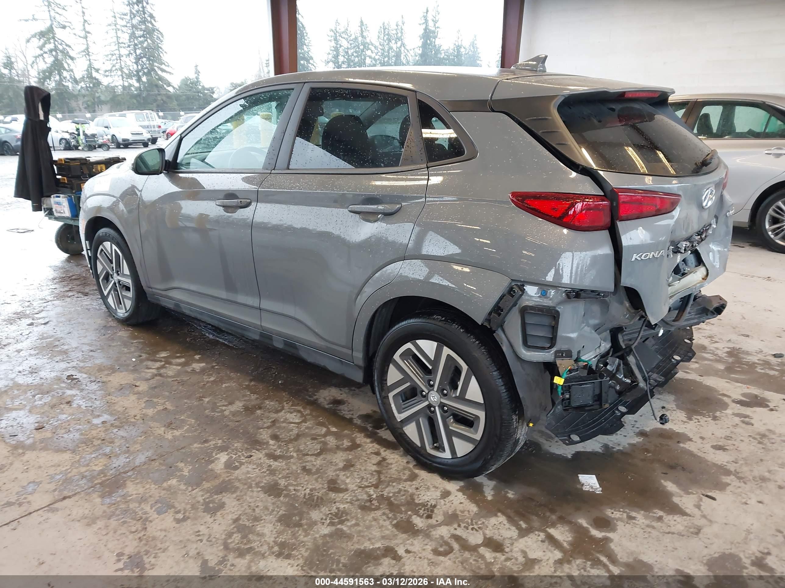 HYUNDAI KONA image 3