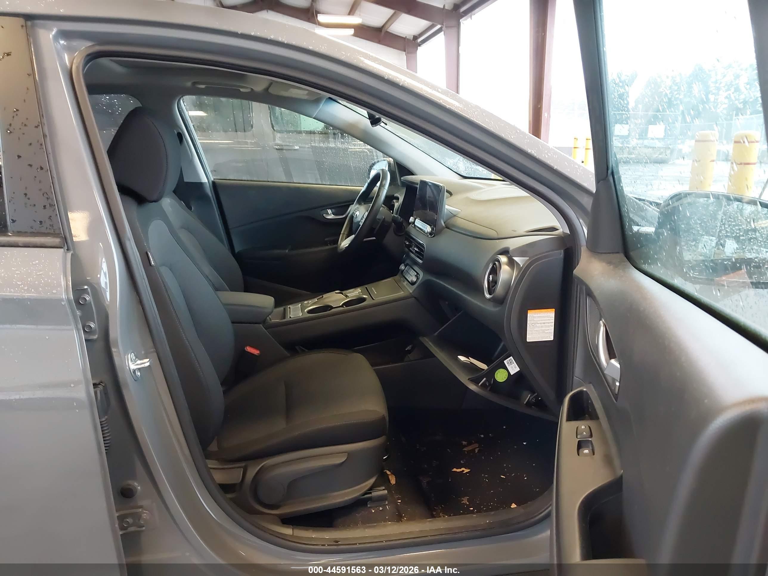 HYUNDAI KONA image 5