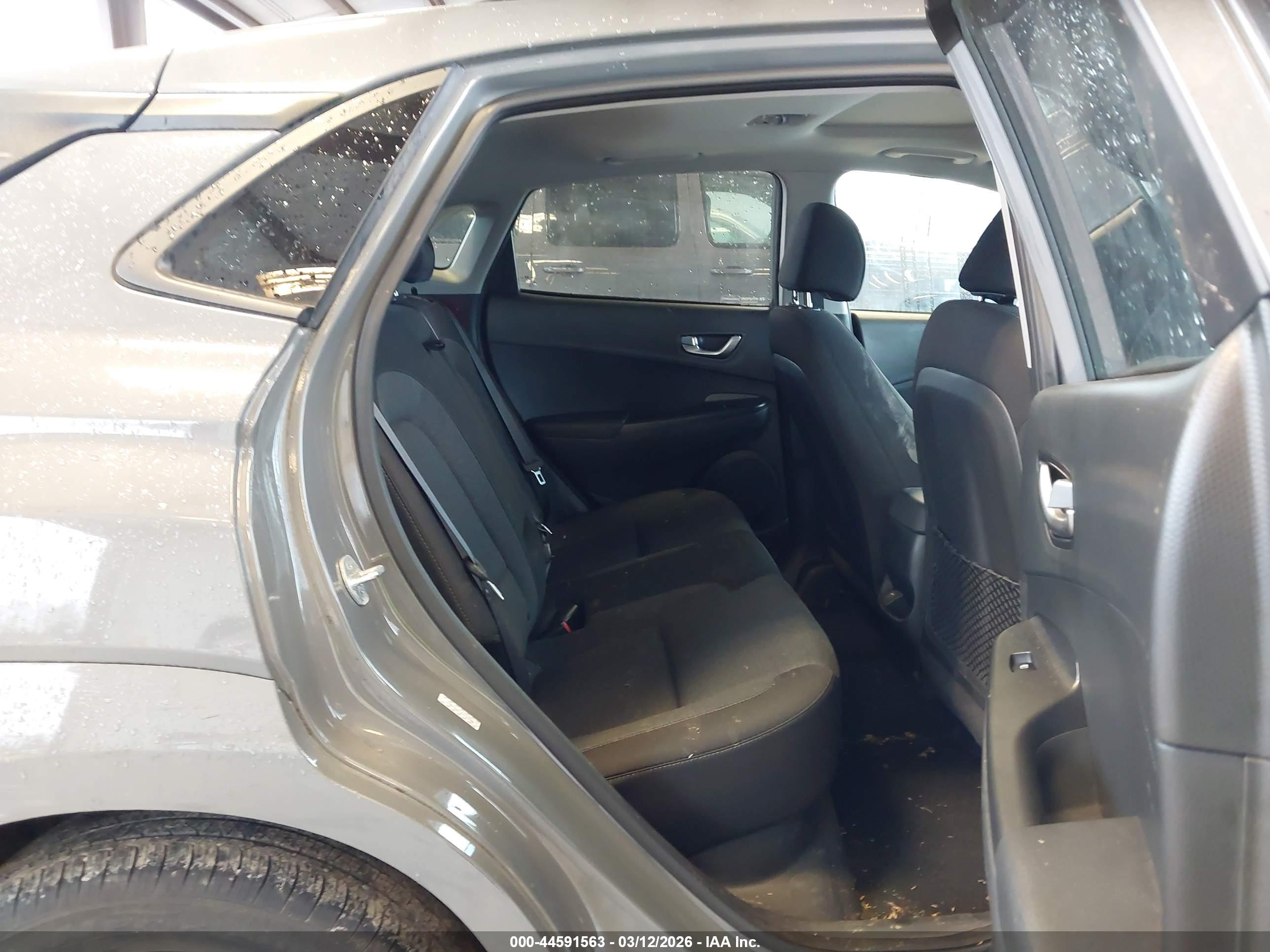 HYUNDAI KONA image 8