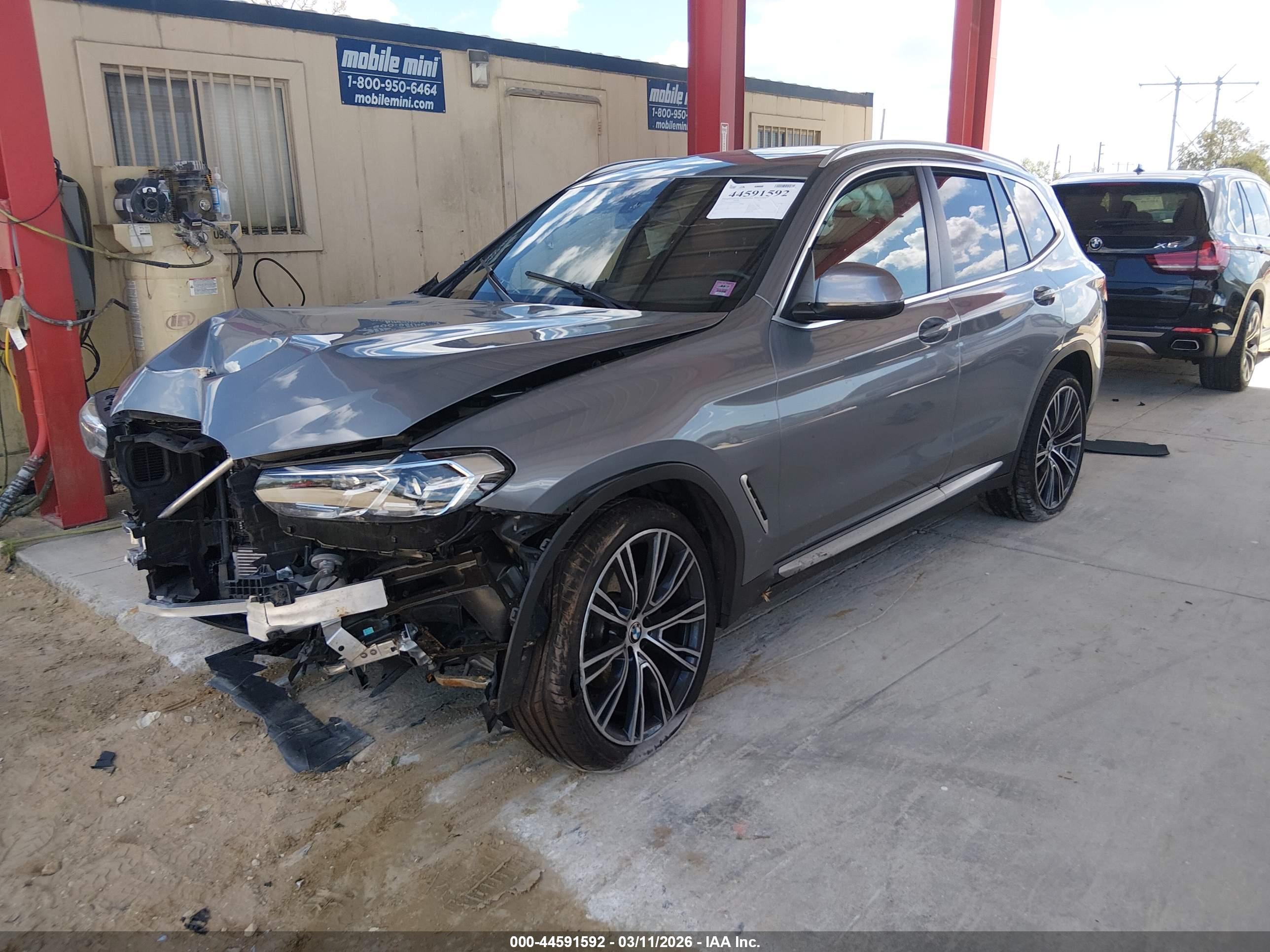 BMW X3 image 2