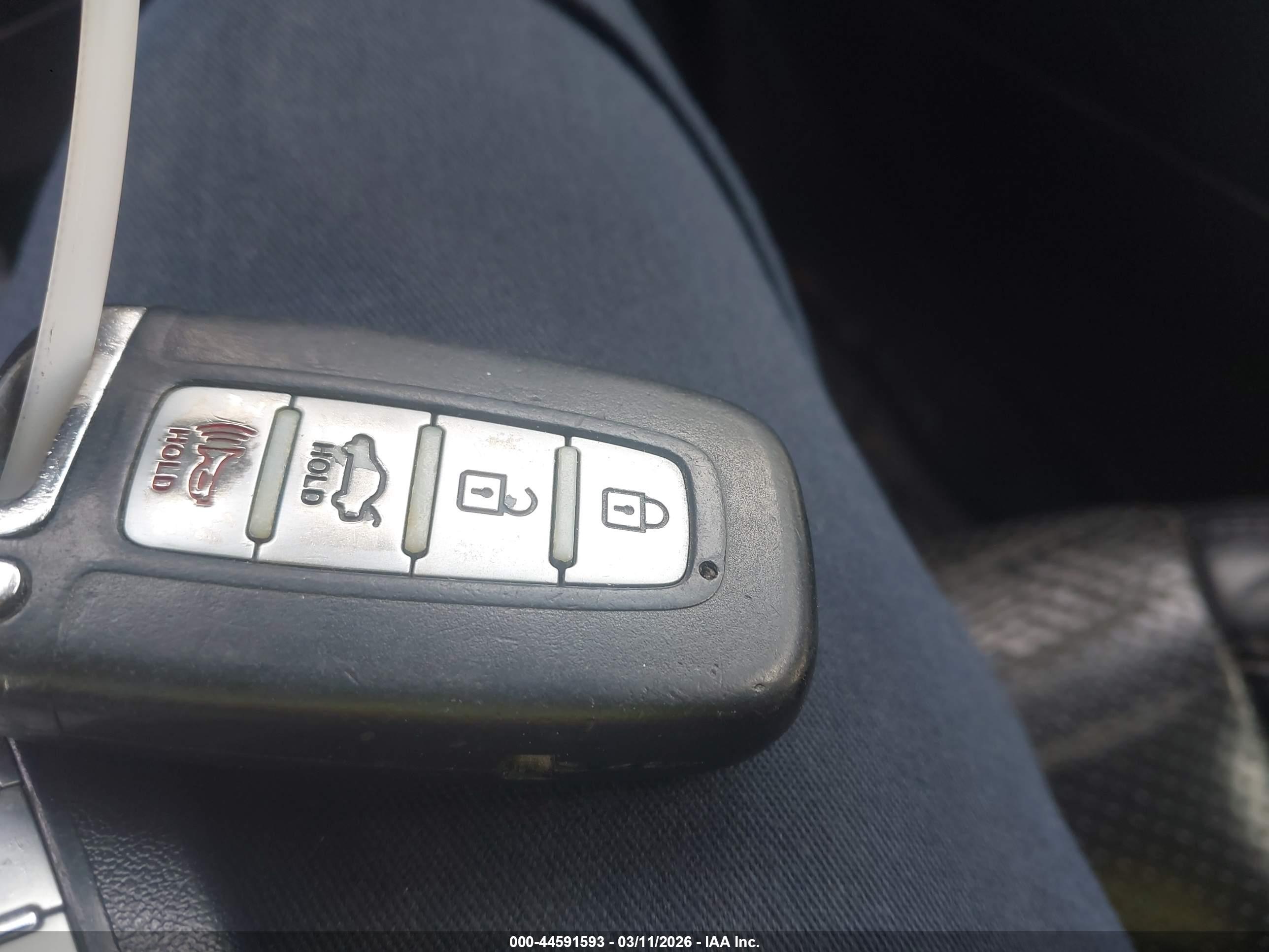 HYUNDAI AZERA image 11