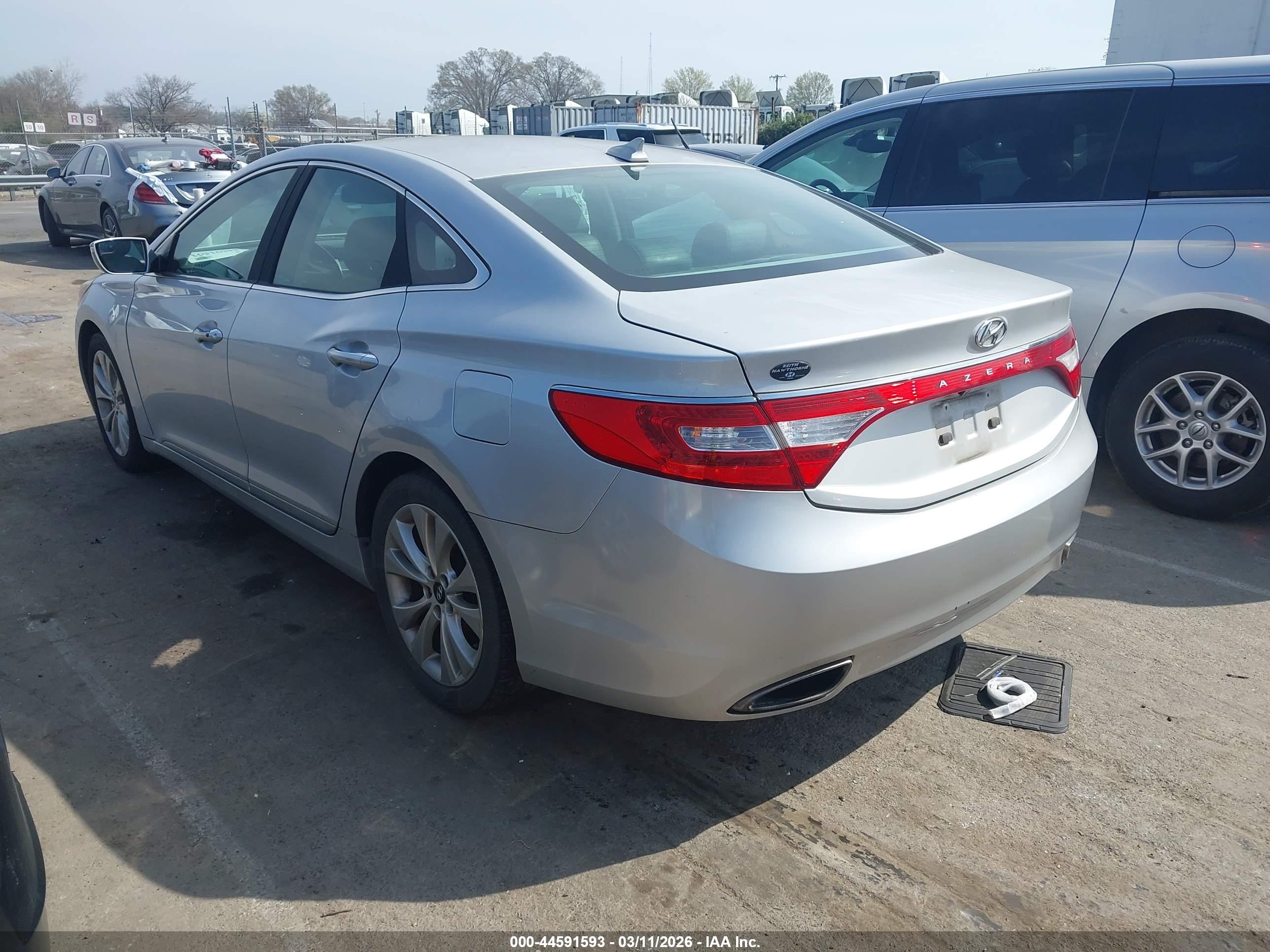 HYUNDAI AZERA image 3