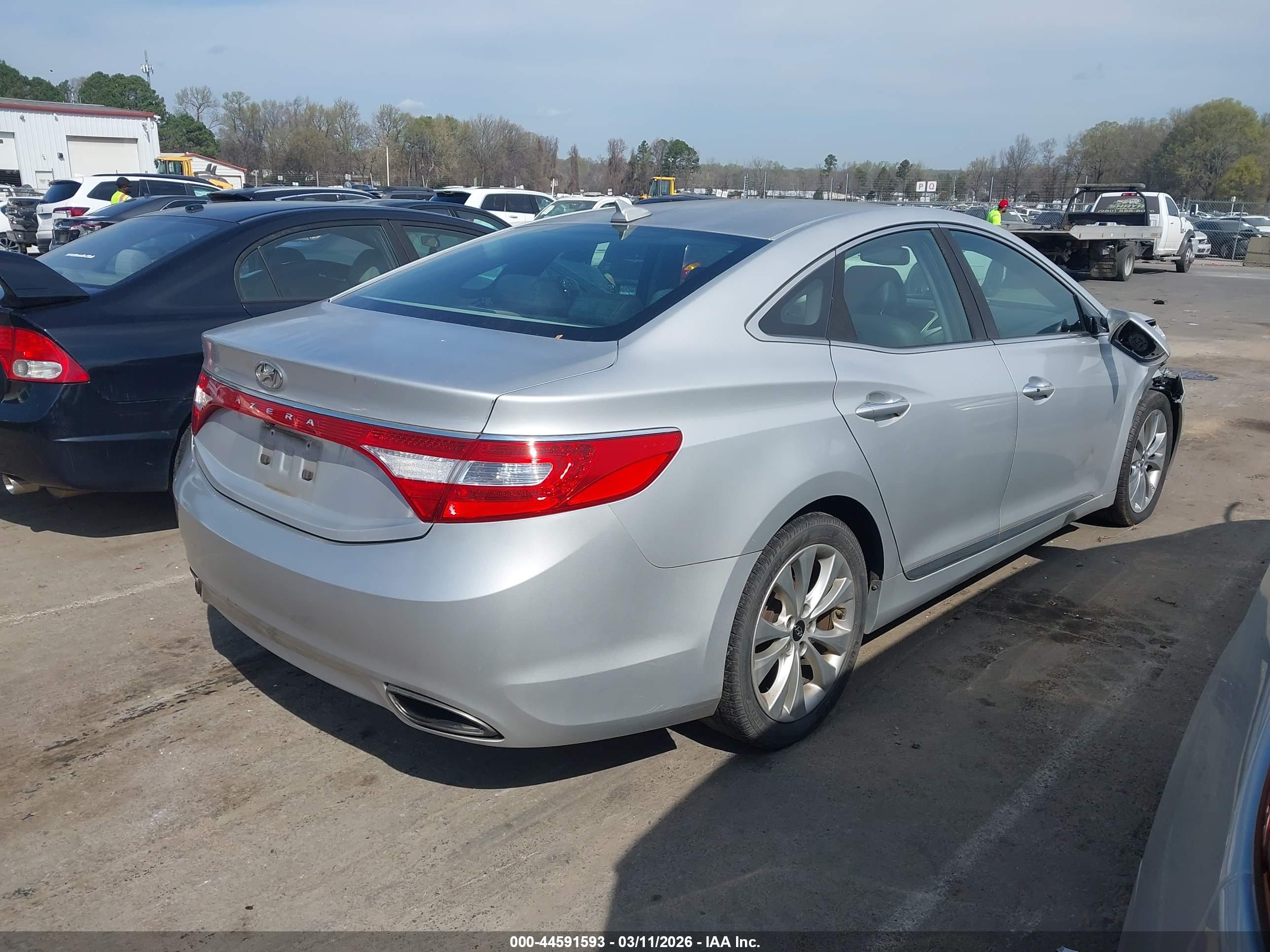 HYUNDAI AZERA image 4