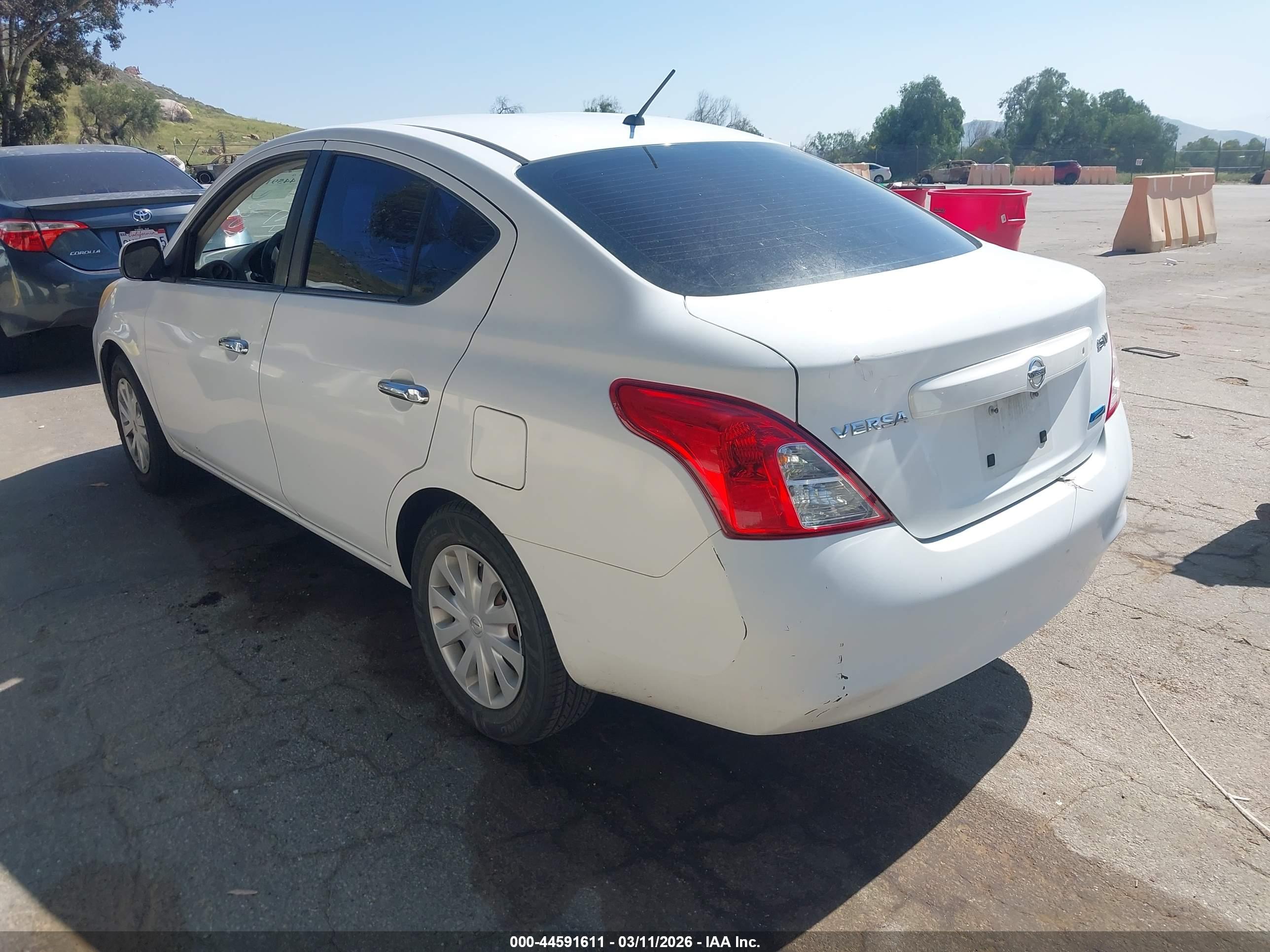 NISSAN VERSA image 3
