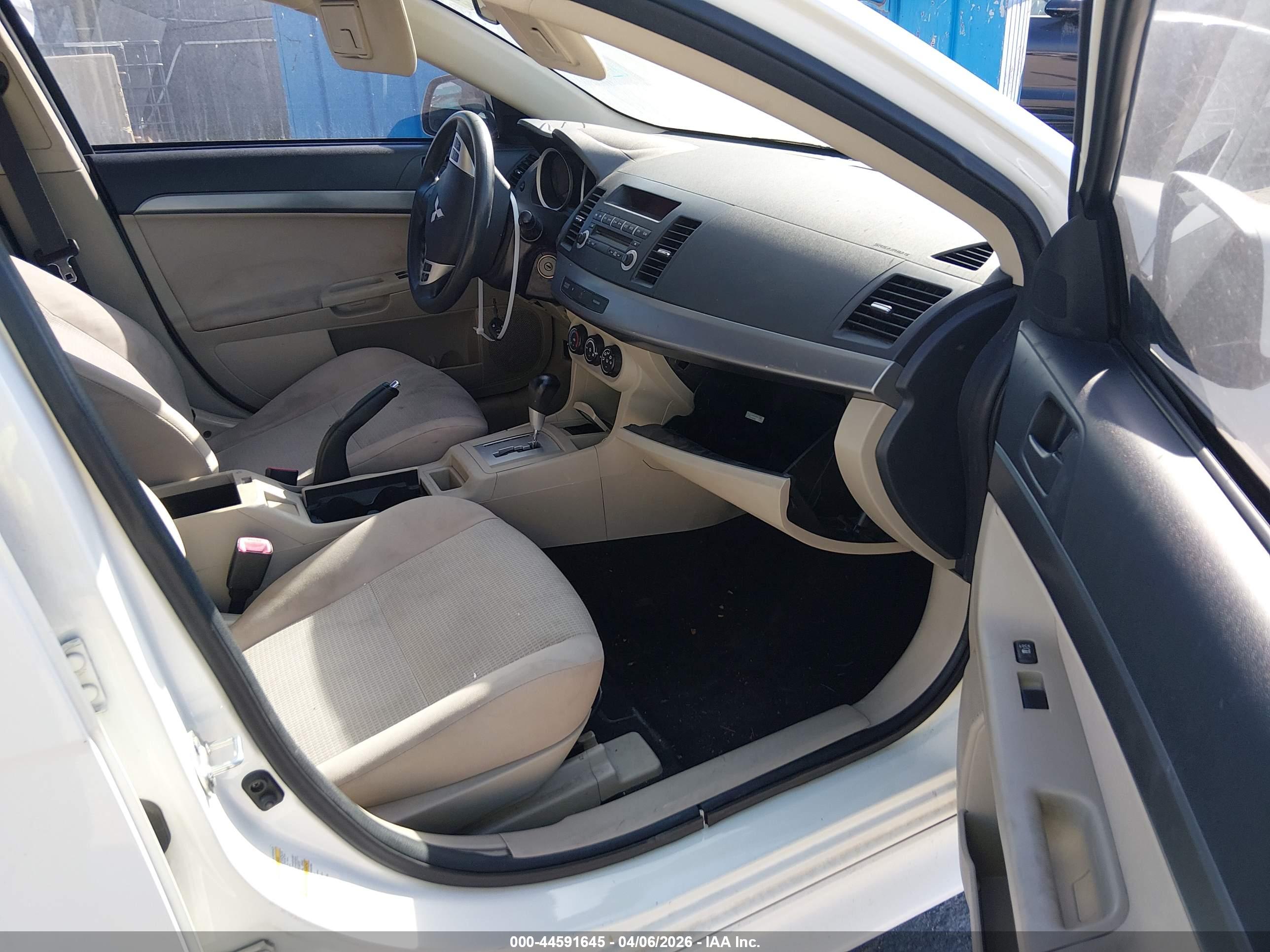 MITSUBISHI LANCER image 5