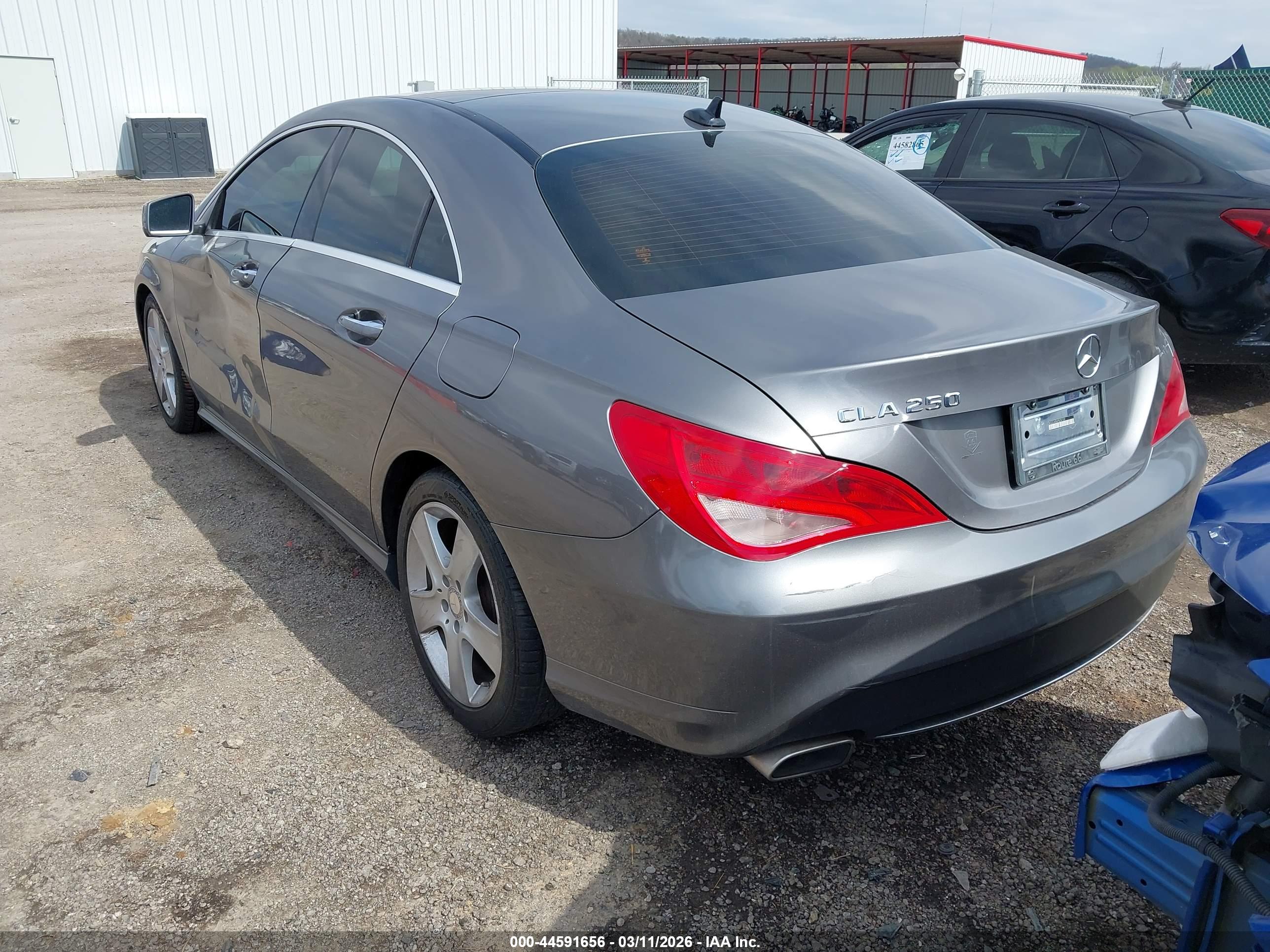 MERCEDES-BENZ CLA image 3