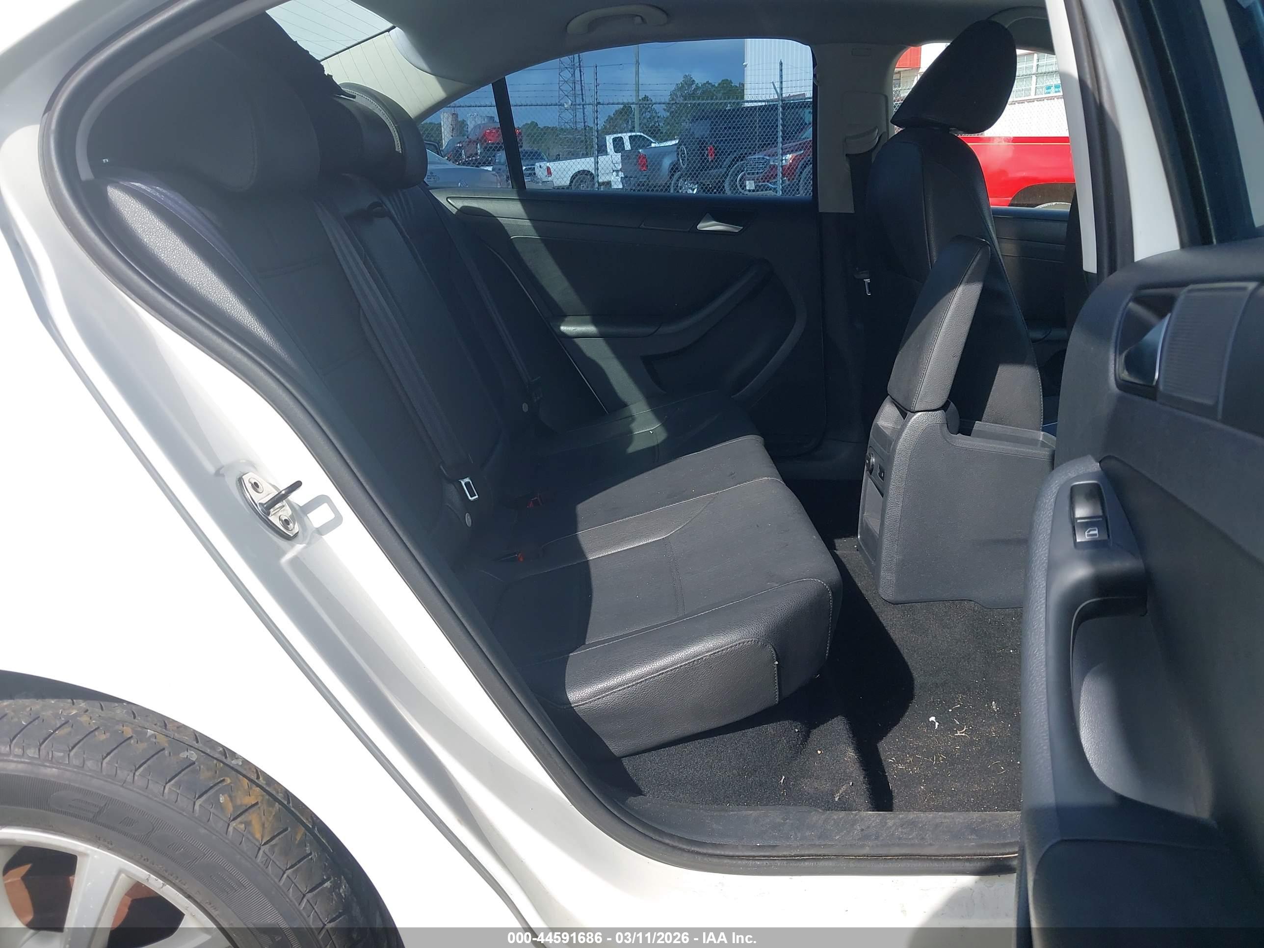 VOLKSWAGEN JETTA image 8