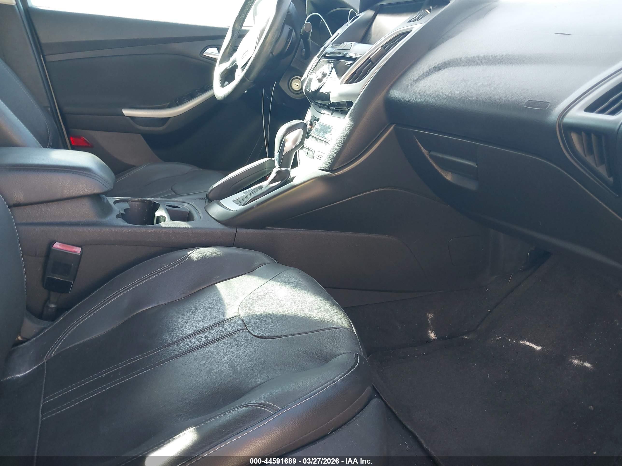 FORD FOCUS image 5