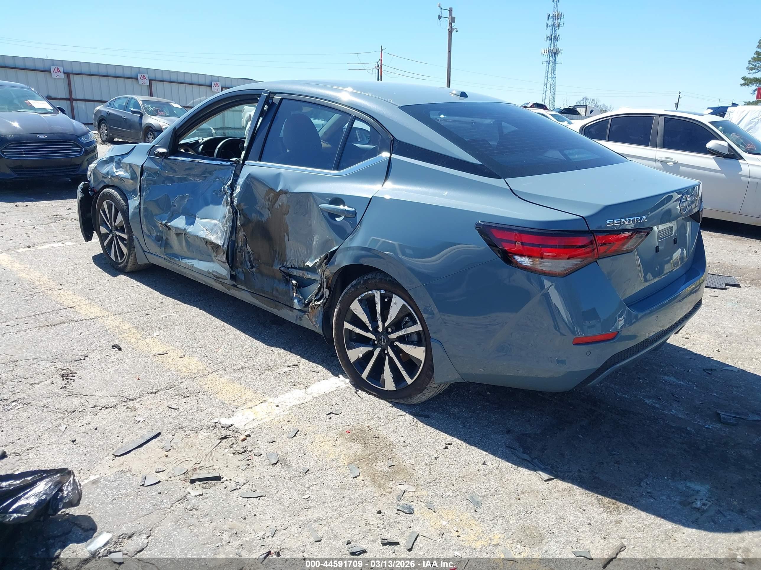NISSAN SENTRA image 3