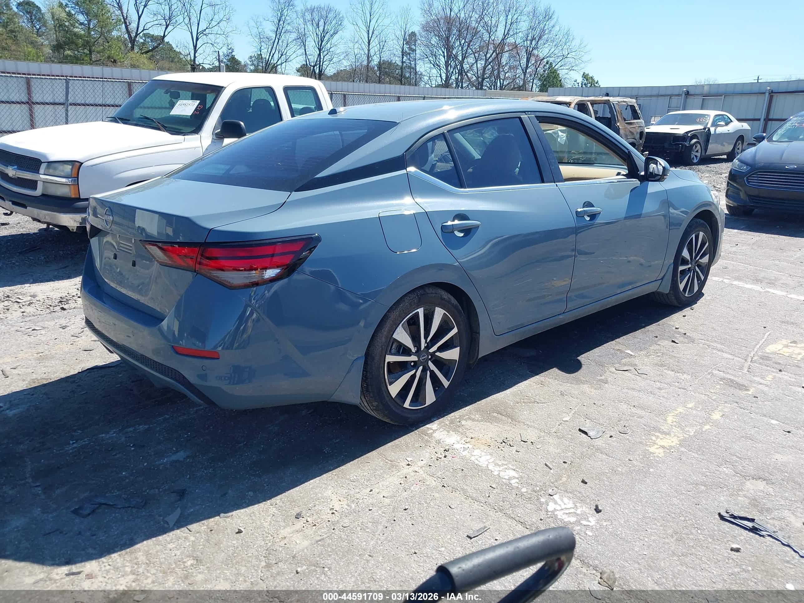 NISSAN SENTRA image 4