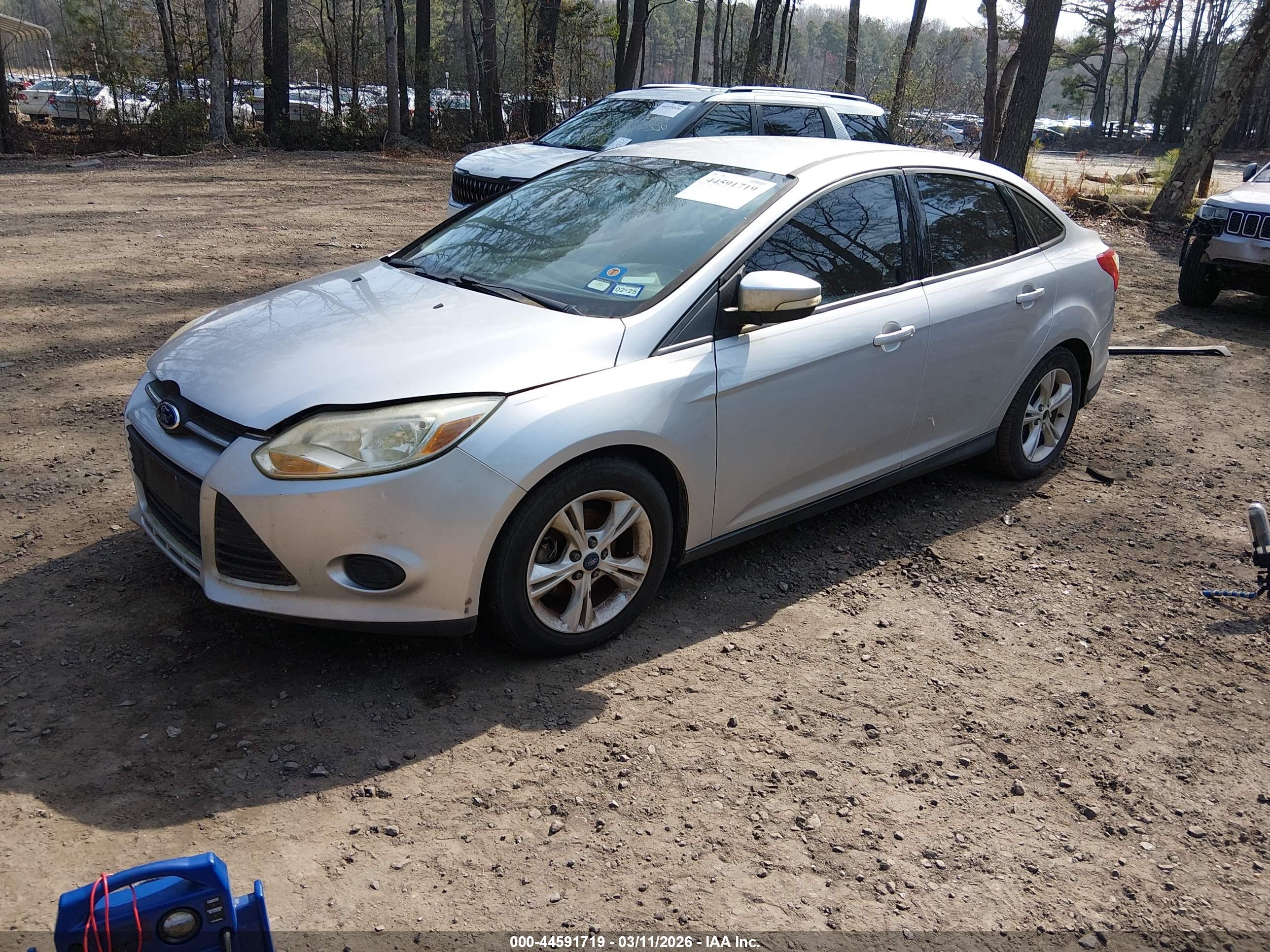 FORD FOCUS image 2