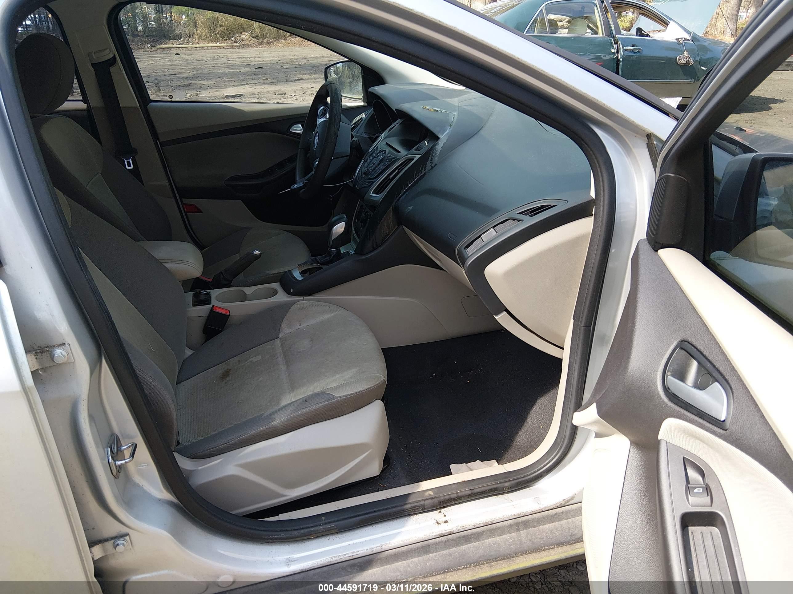FORD FOCUS image 5