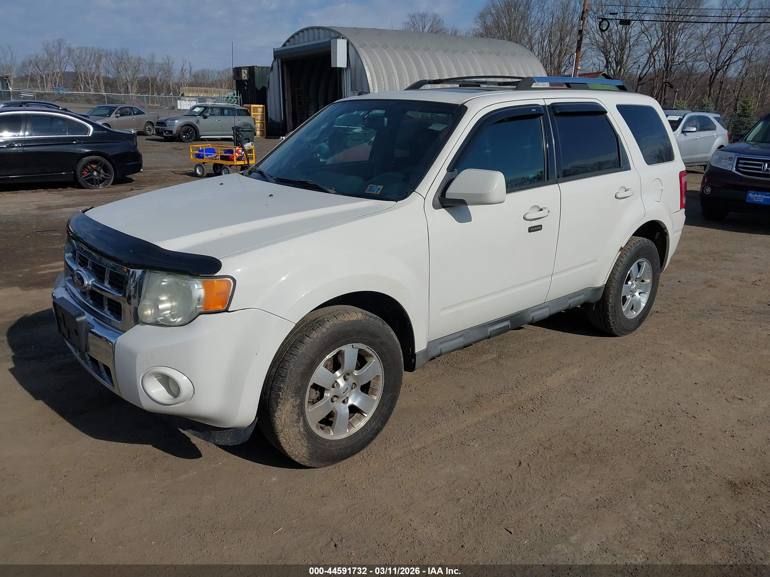 FORD ESCAPE image 2
