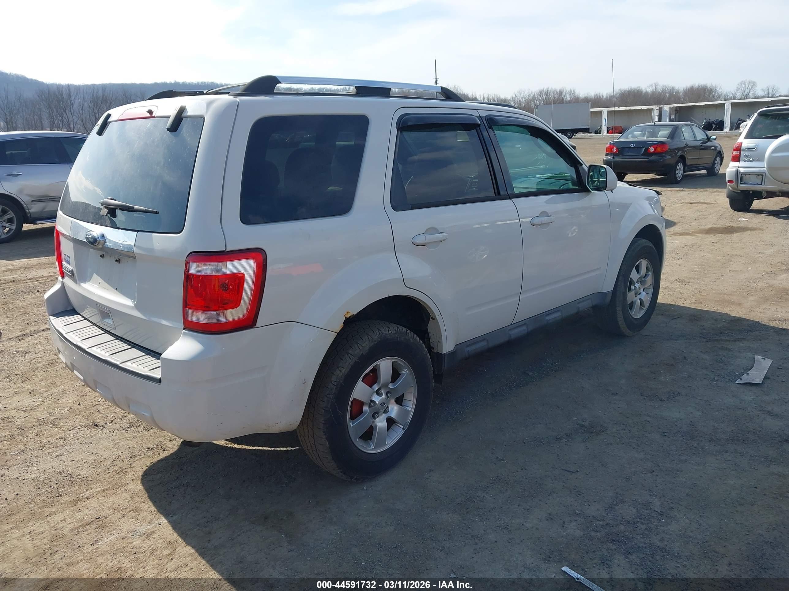 FORD ESCAPE image 4