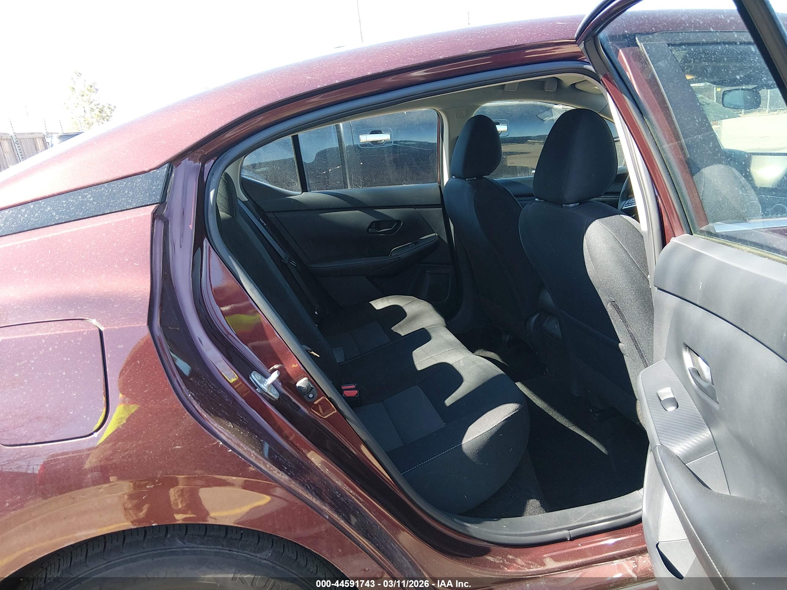 NISSAN SENTRA image 8