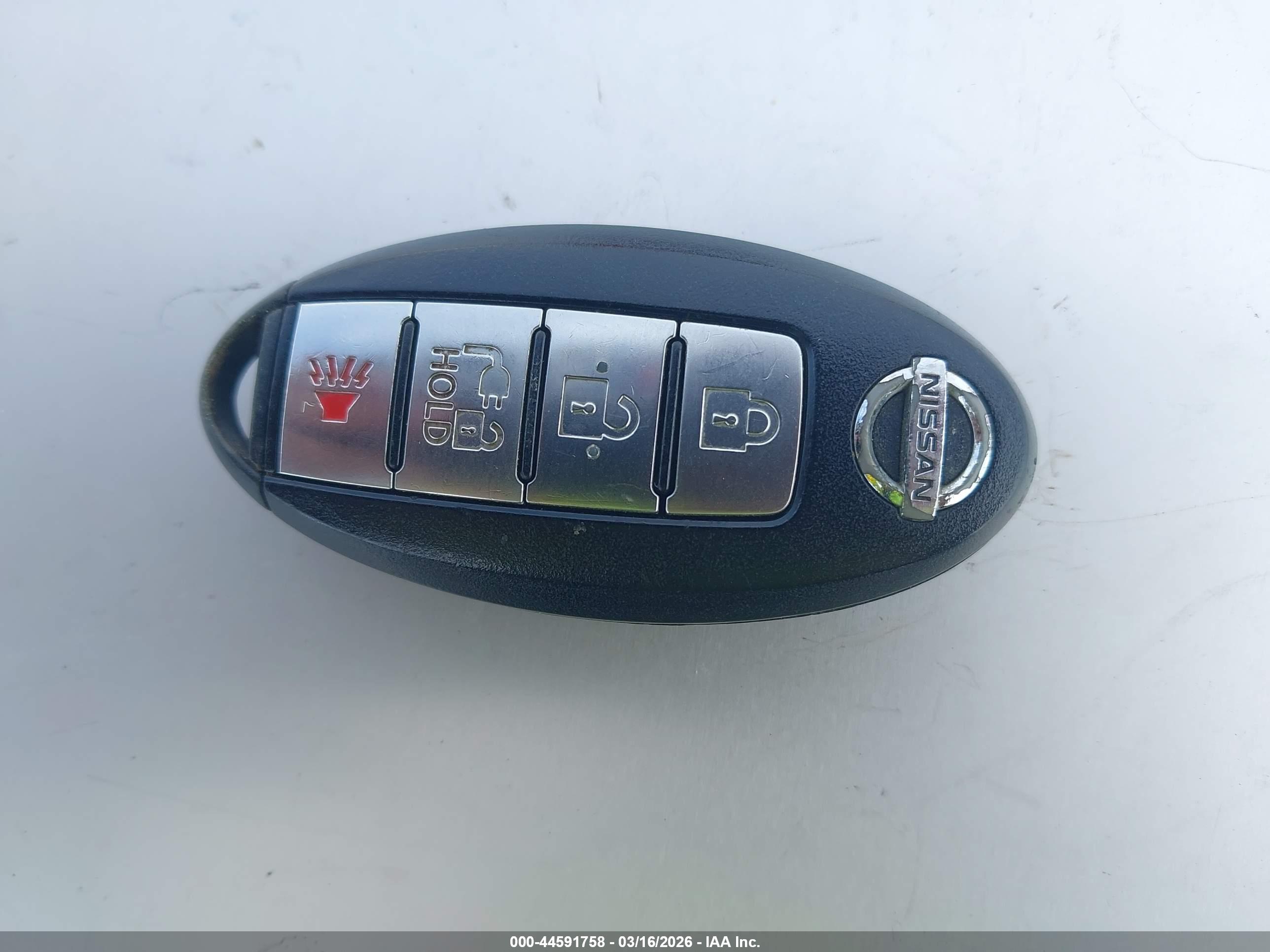 NISSAN LEAF image 11