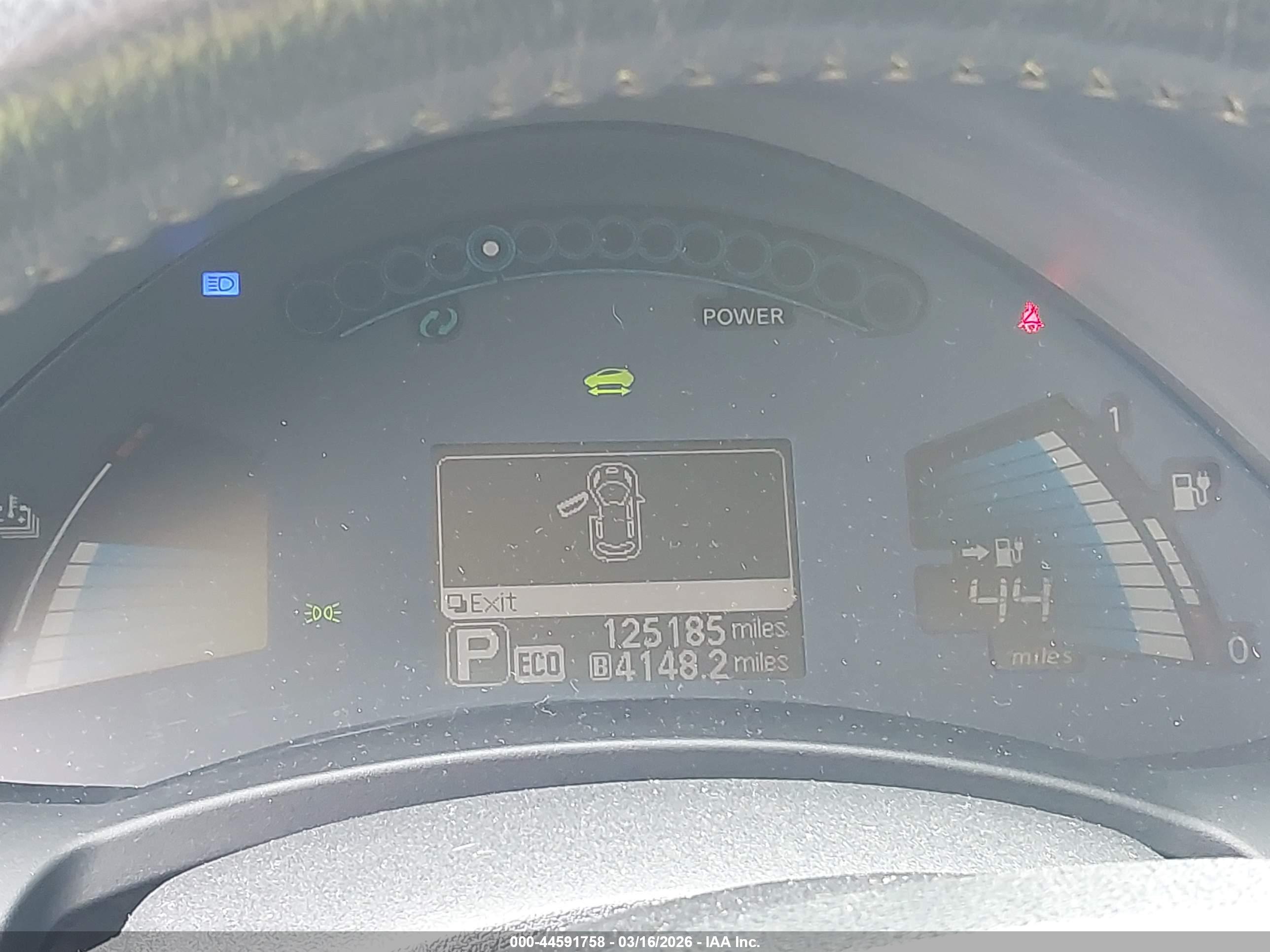 NISSAN LEAF image 7