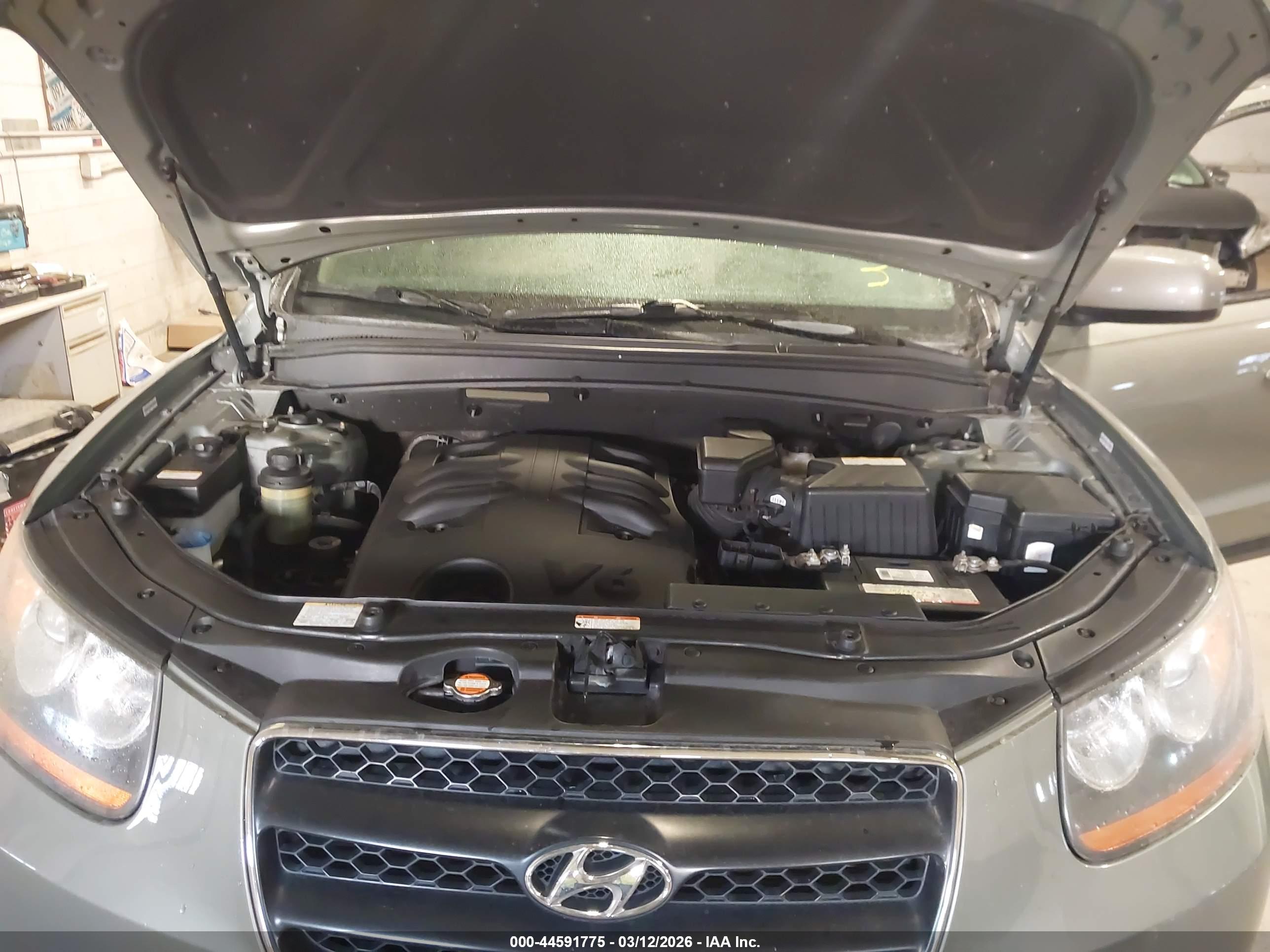 HYUNDAI SANTA image 10