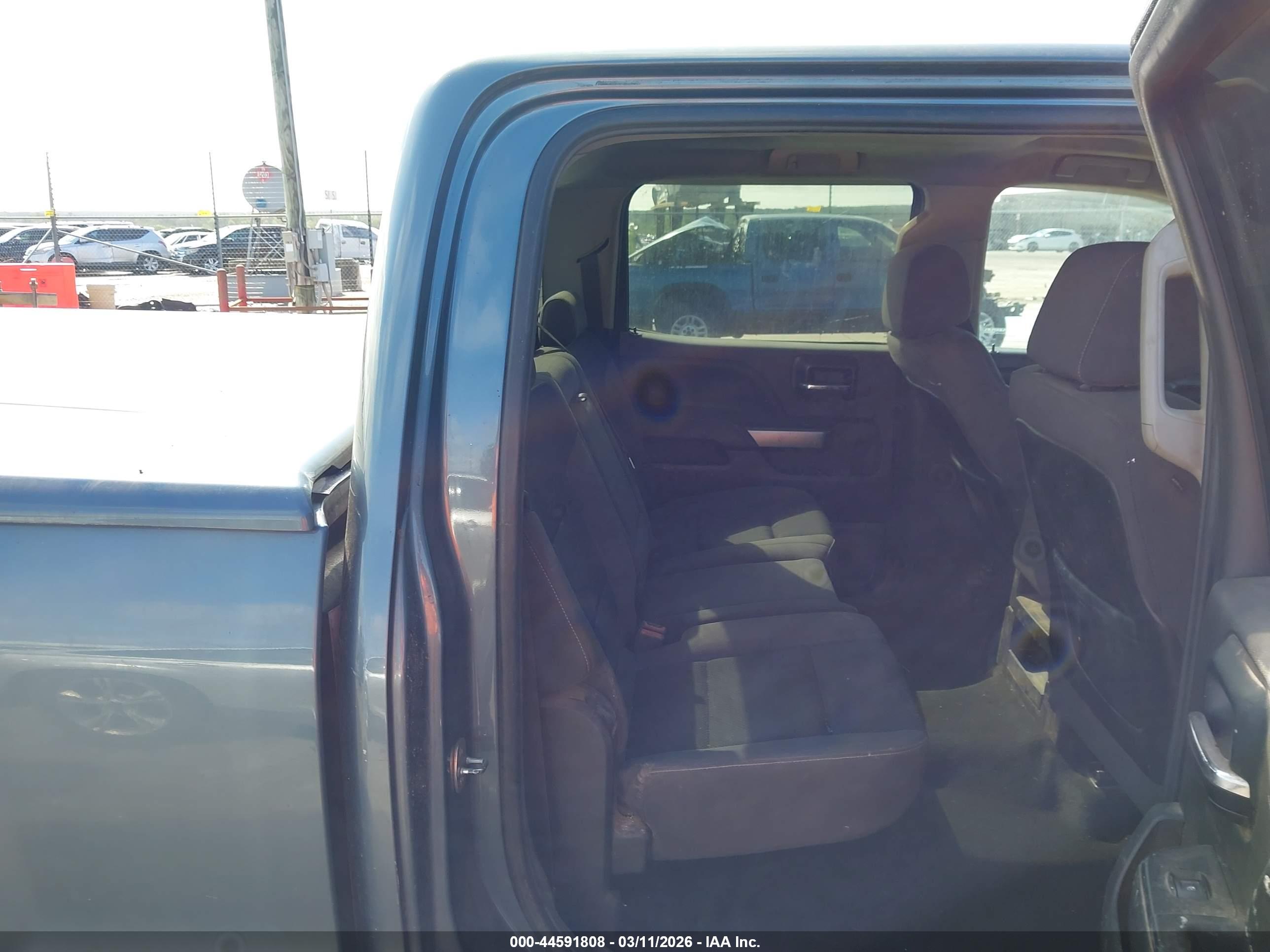 CHEVROLET SILVERADO image 8