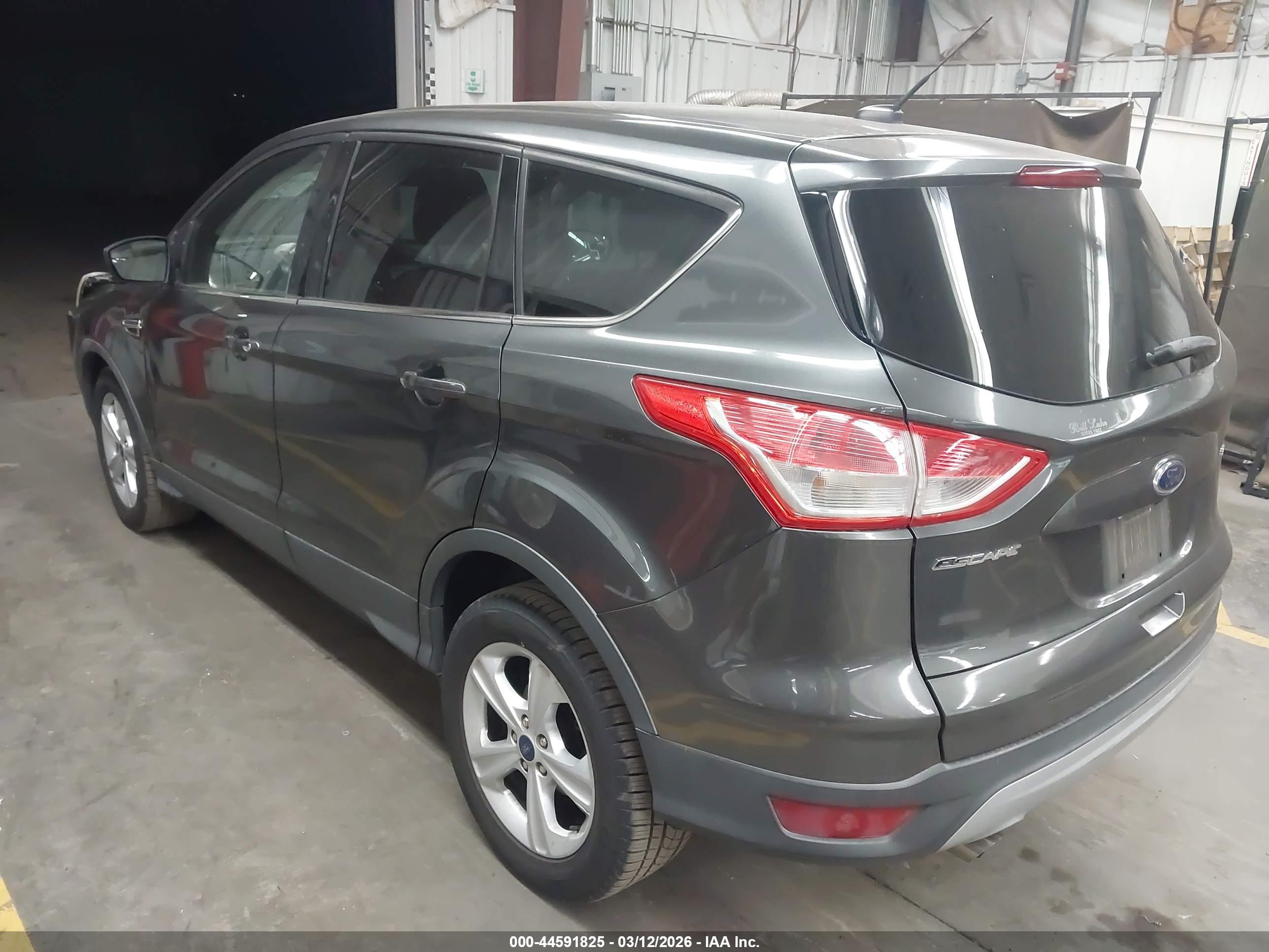FORD ESCAPE image 3