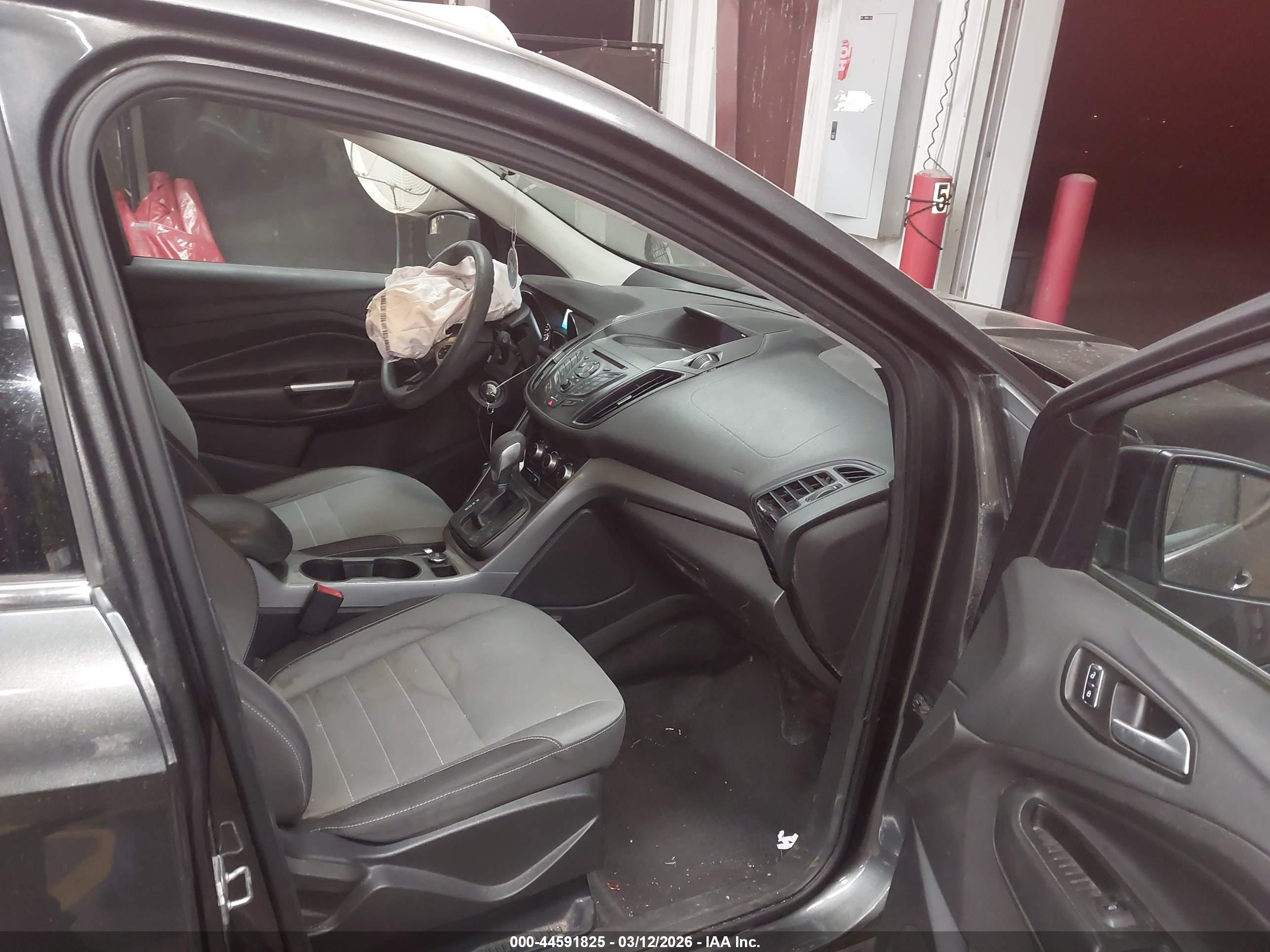 FORD ESCAPE image 5