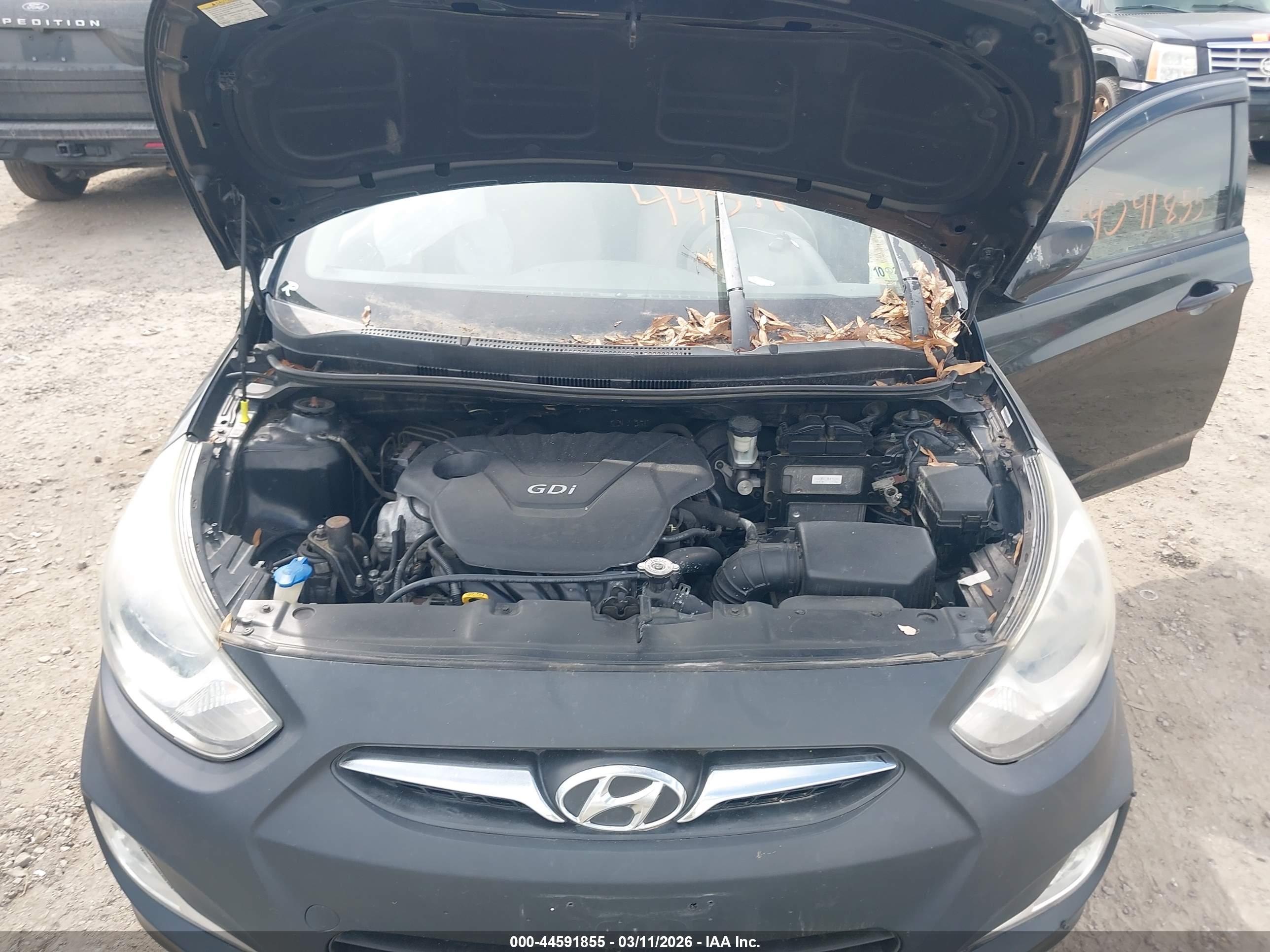 HYUNDAI ACCENT image 10