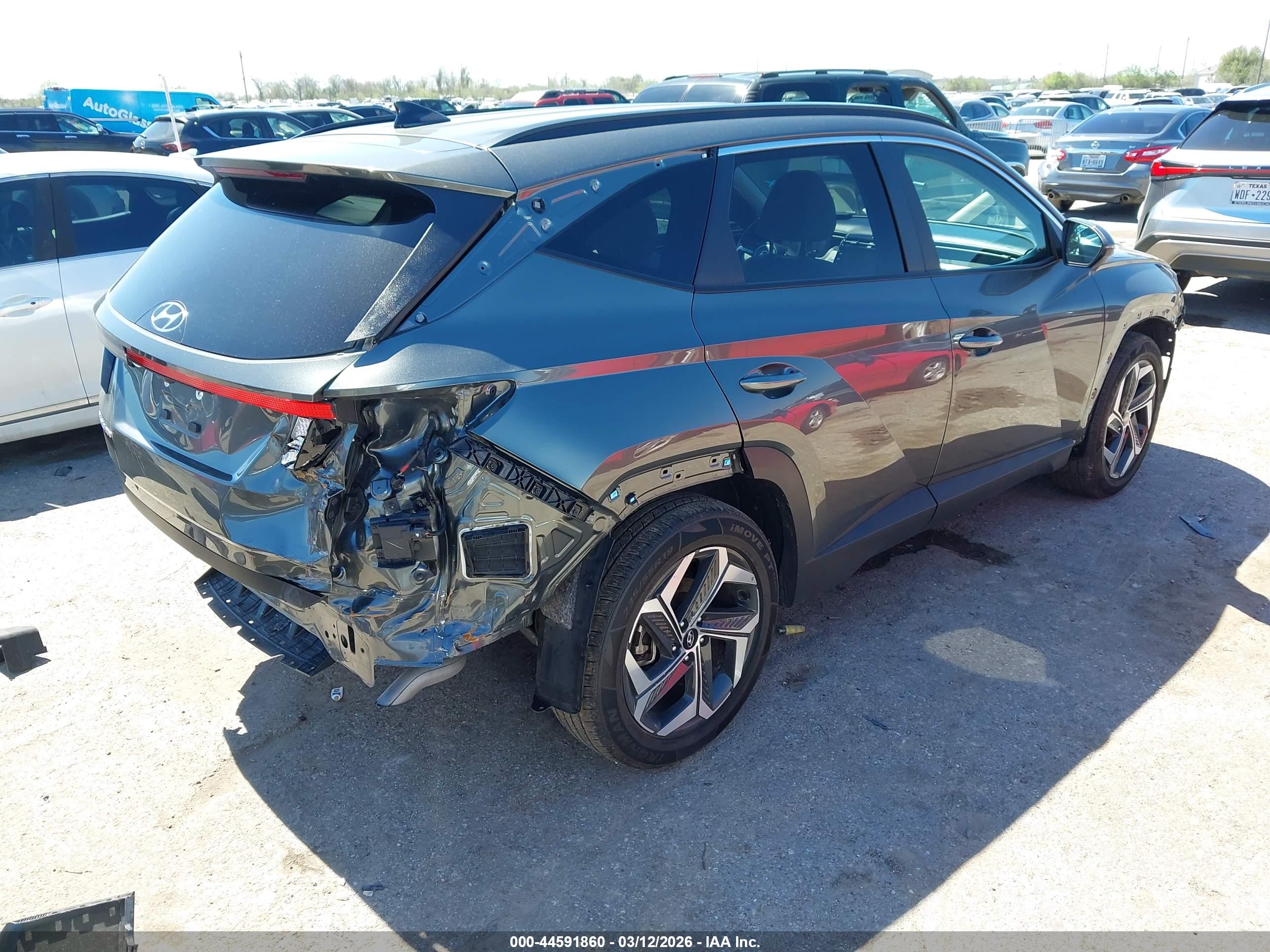 HYUNDAI TUCSON image 4