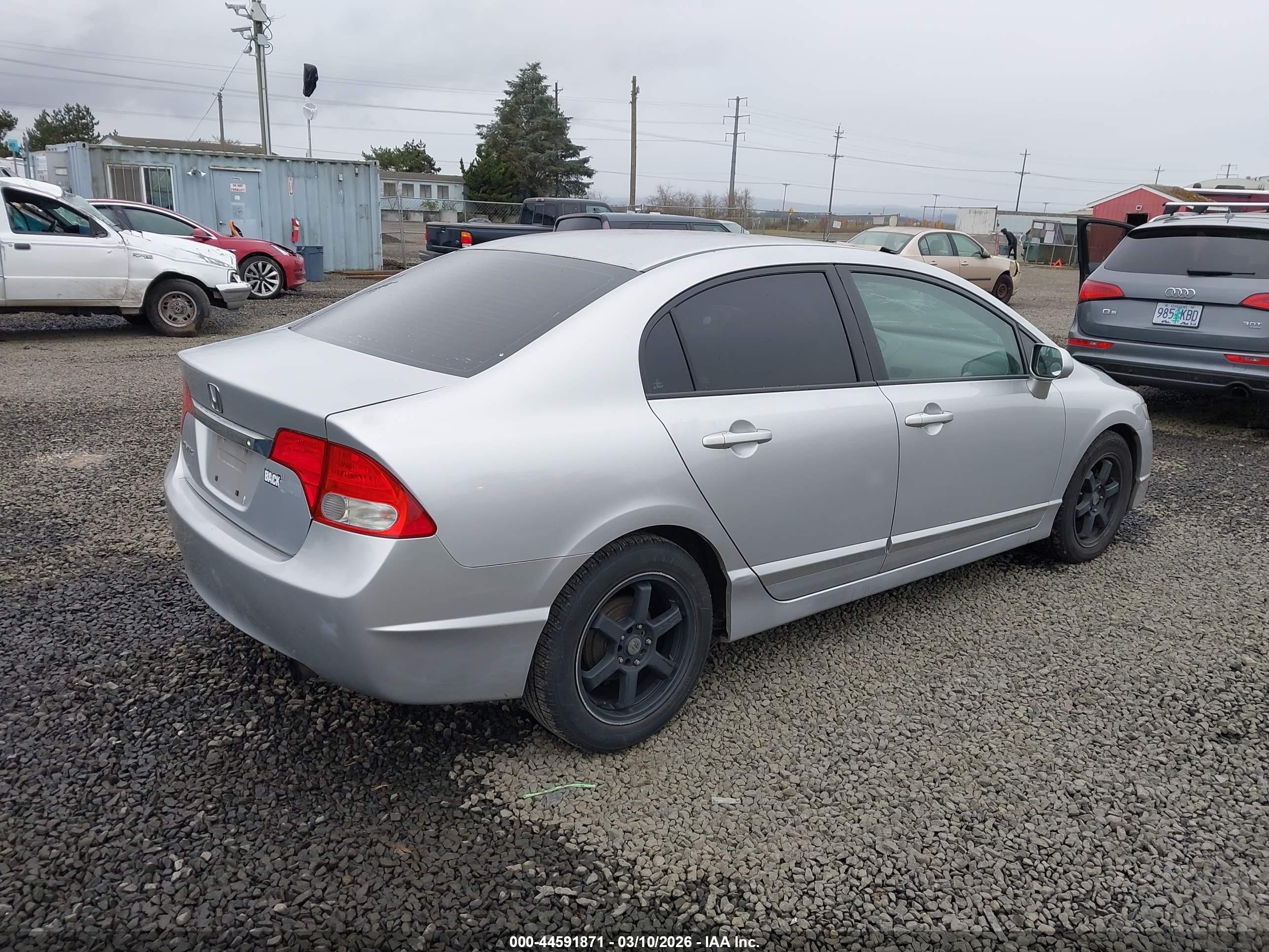 HONDA CIVIC image 4