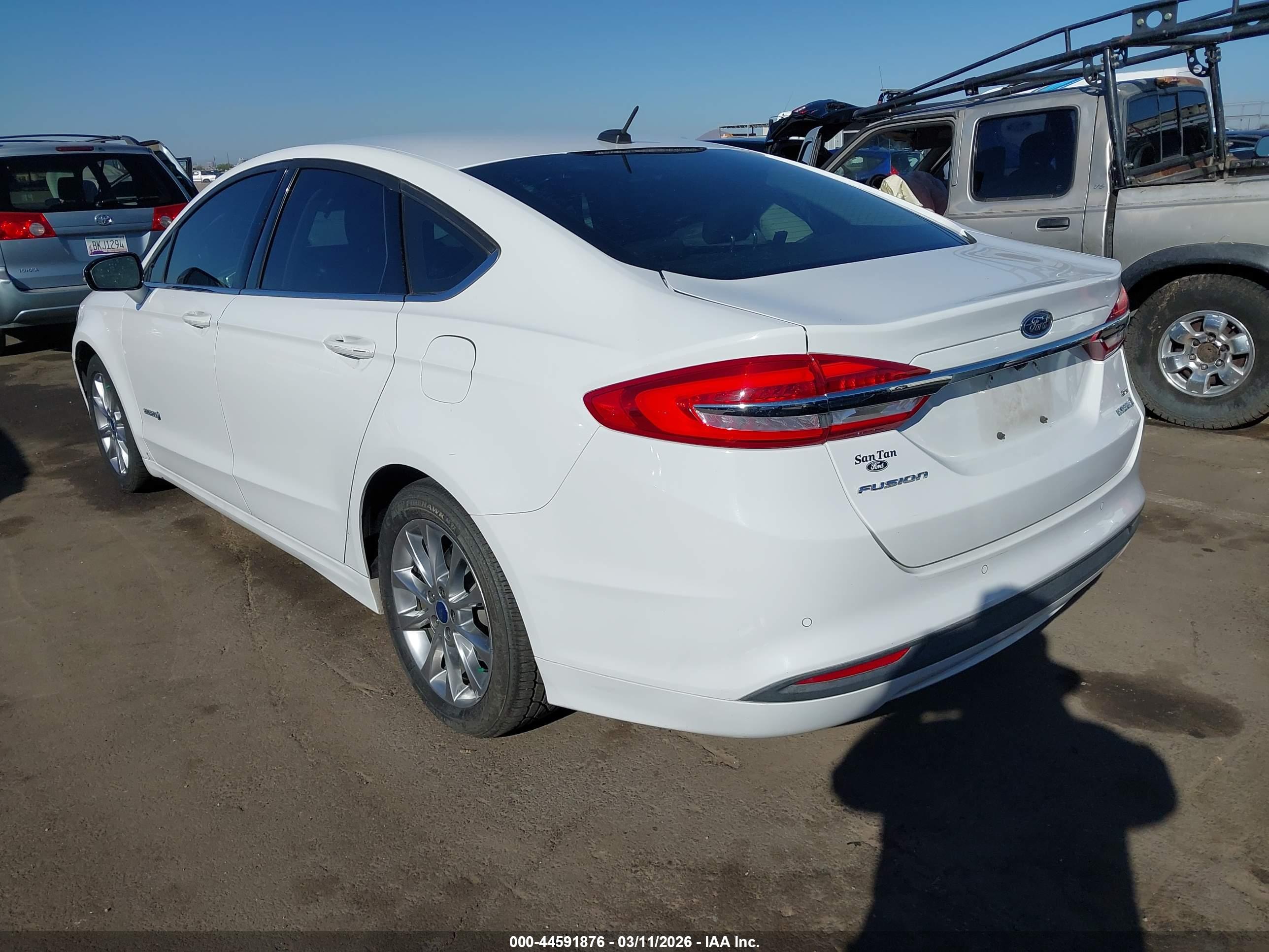 FORD FUSION image 3