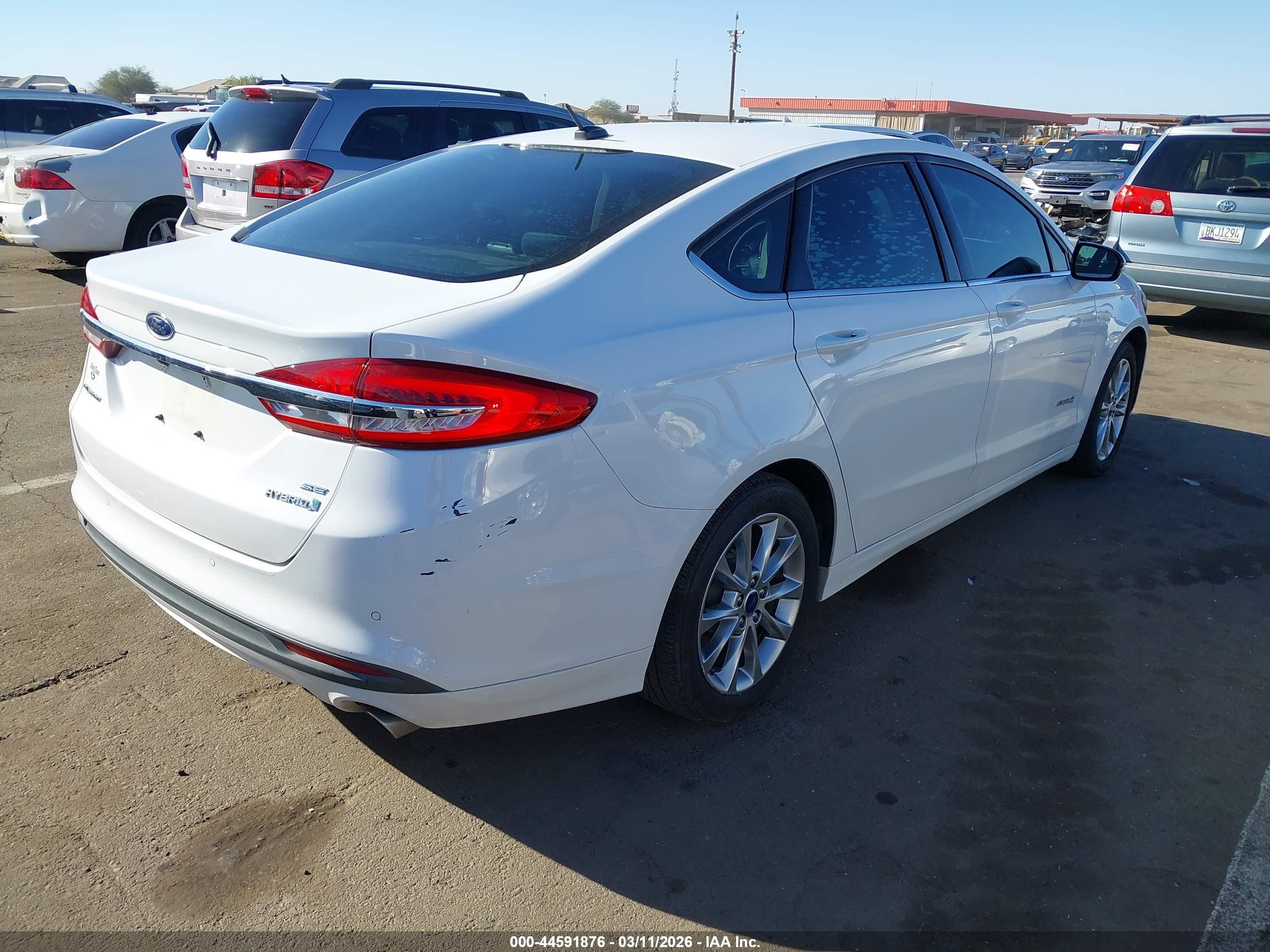FORD FUSION image 4