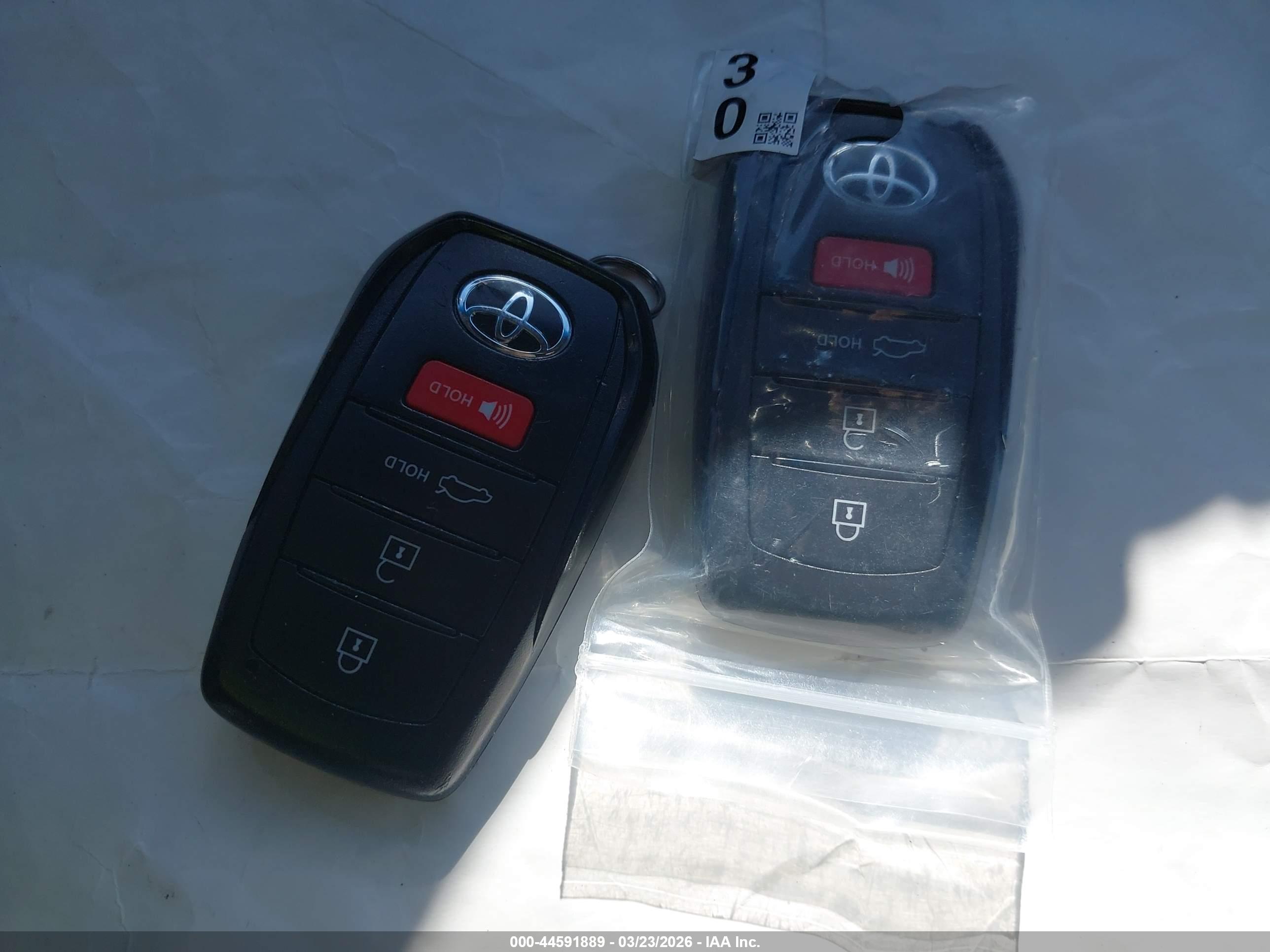 TOYOTA CAMRY image 11