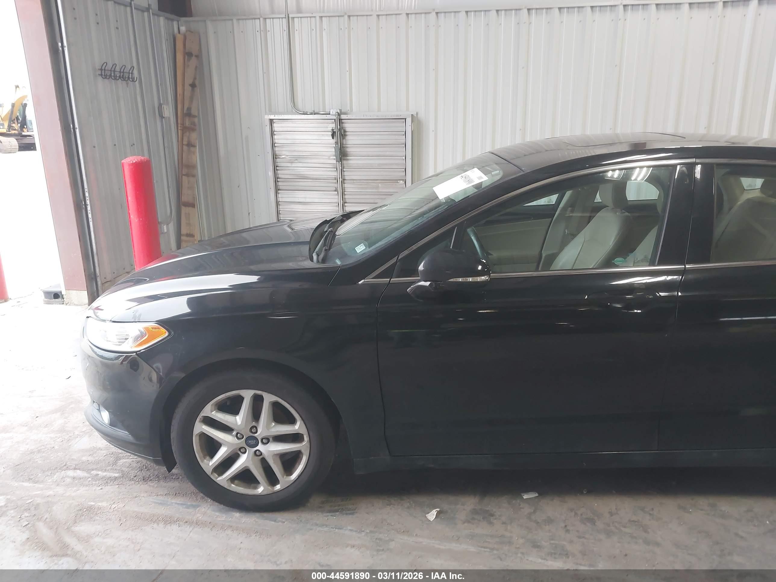 FORD FUSION image 6