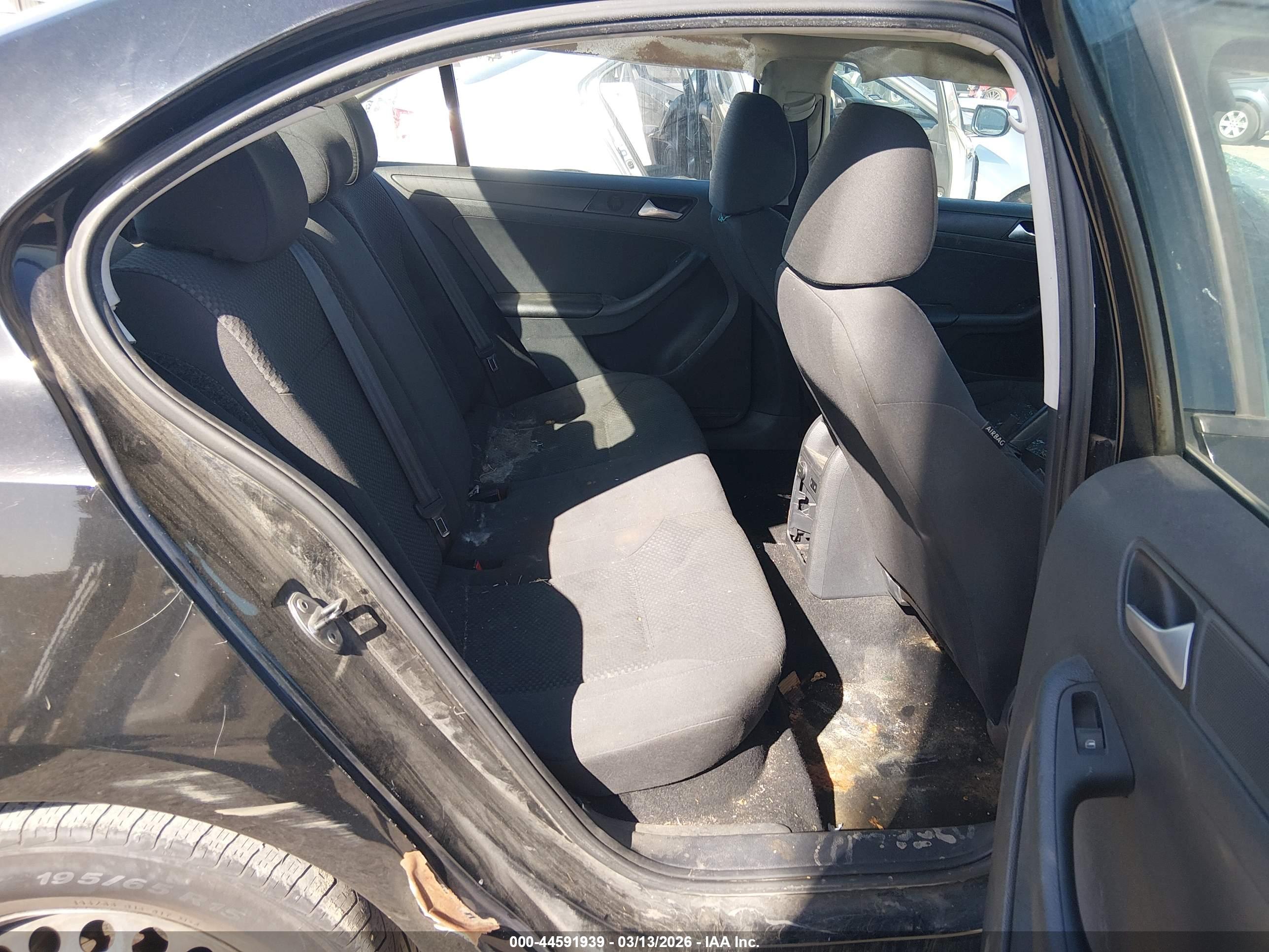 VOLKSWAGEN JETTA image 8