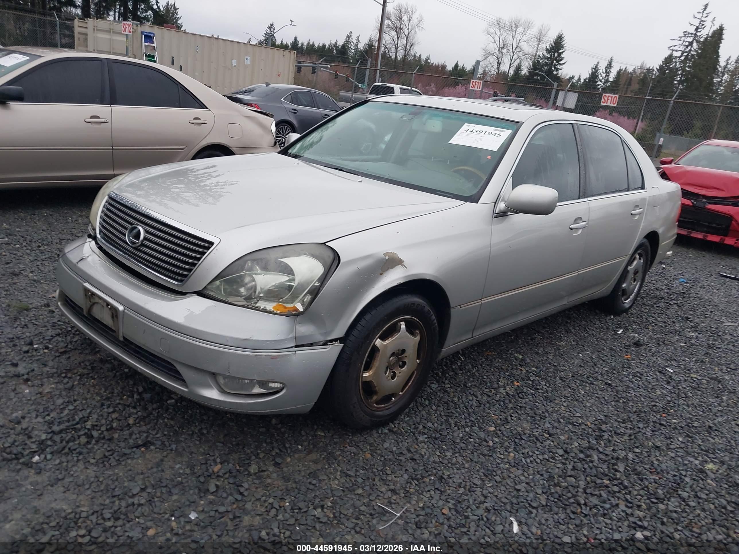 LEXUS LS image 2