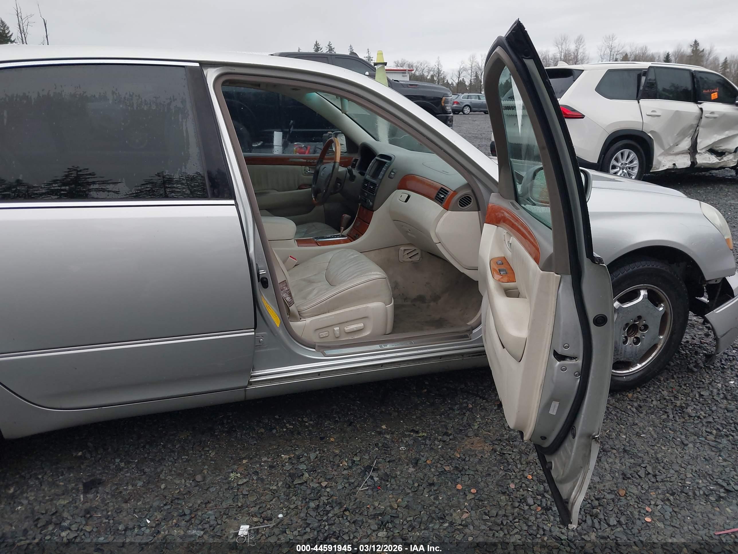 LEXUS LS image 5