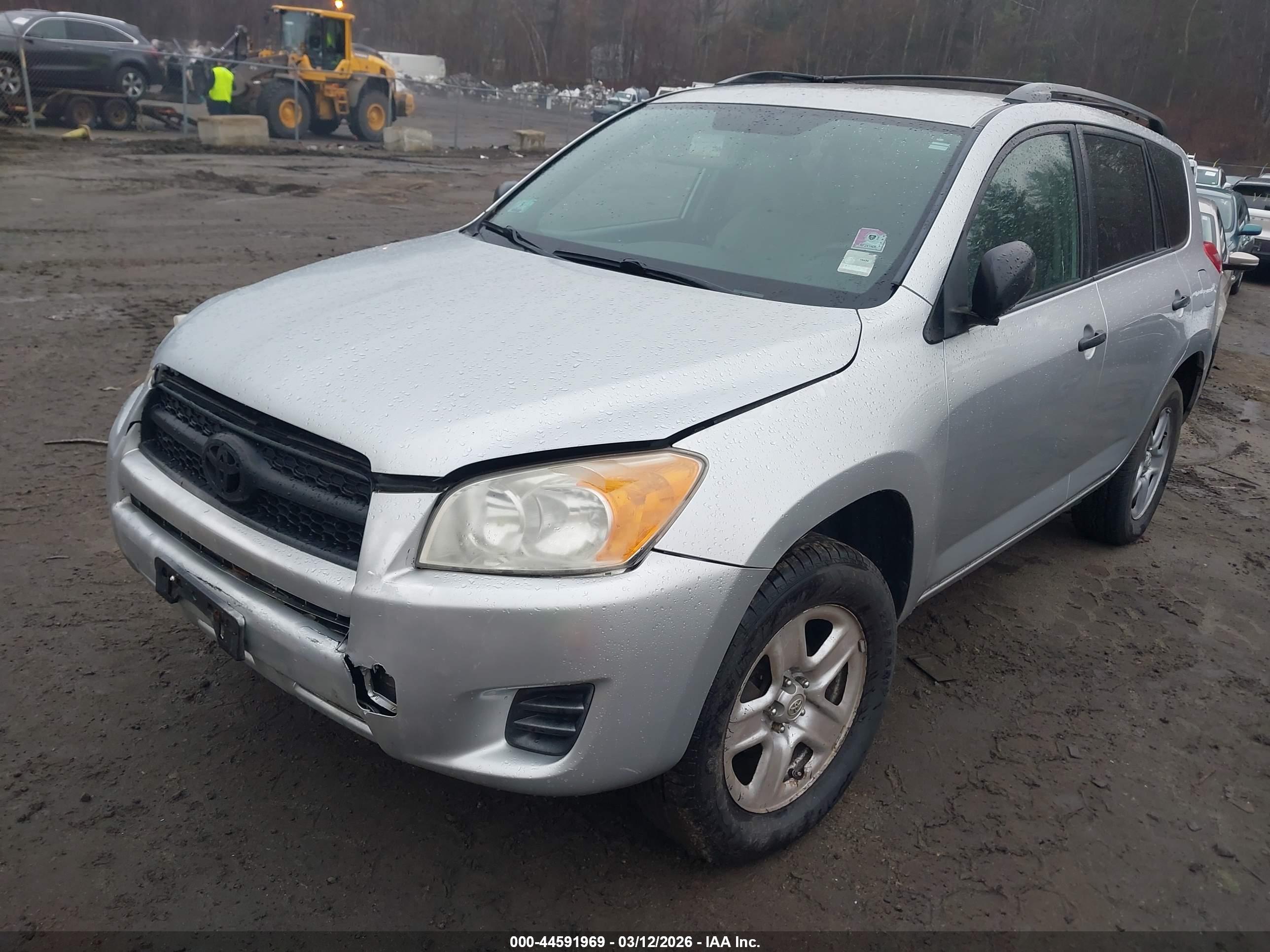 TOYOTA RAV4 image 2