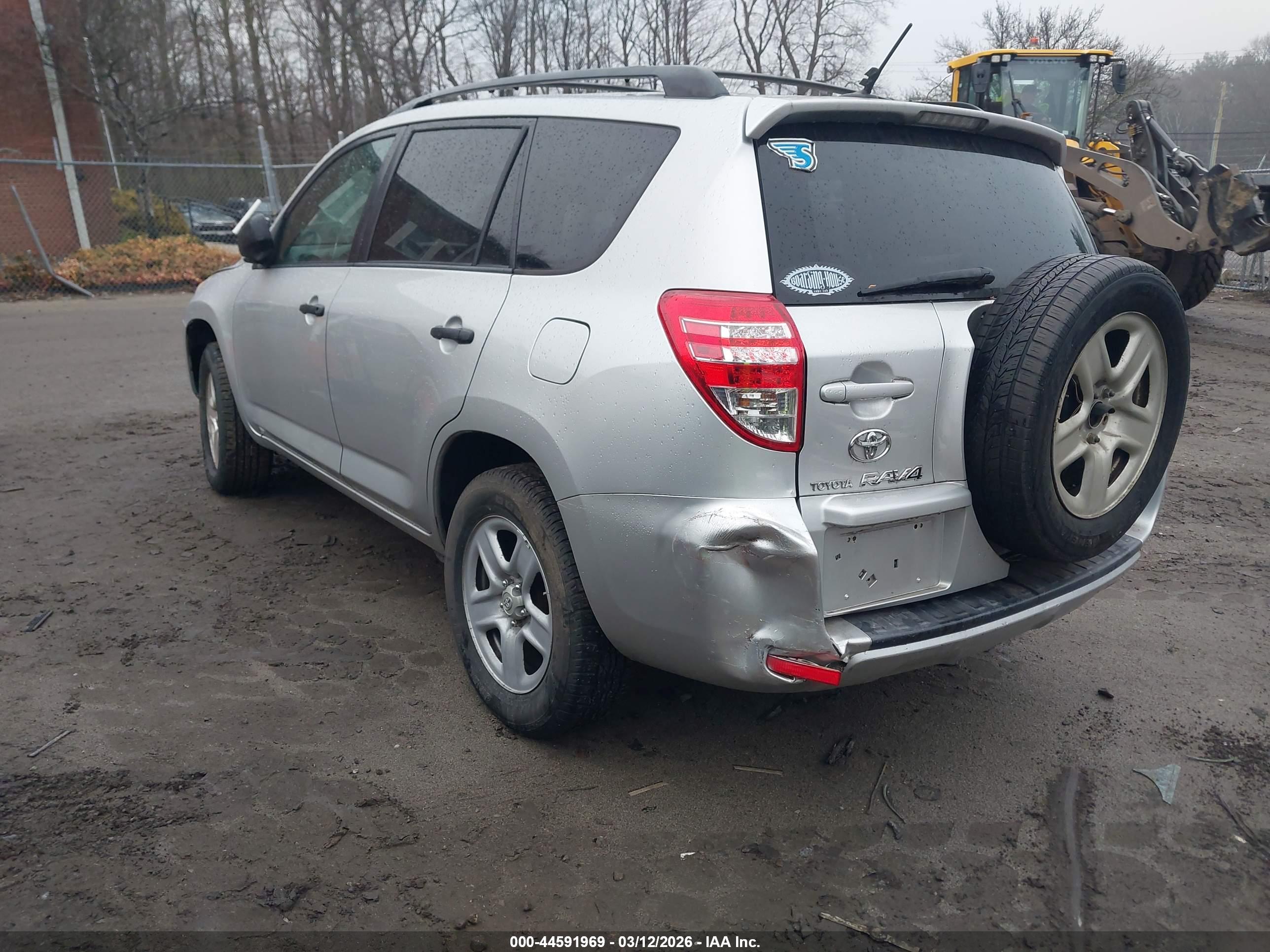 TOYOTA RAV4 image 3