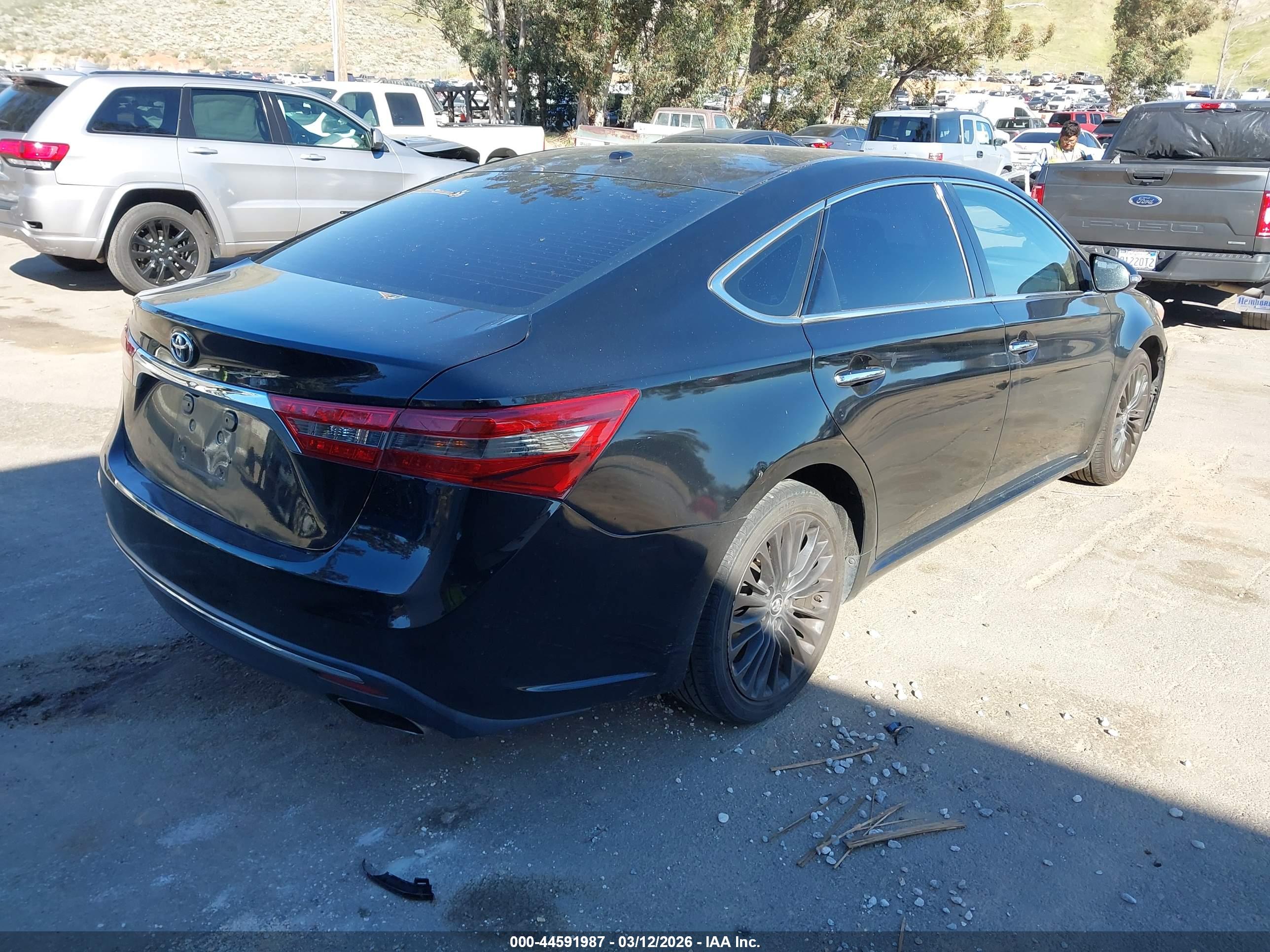 TOYOTA AVALON image 4