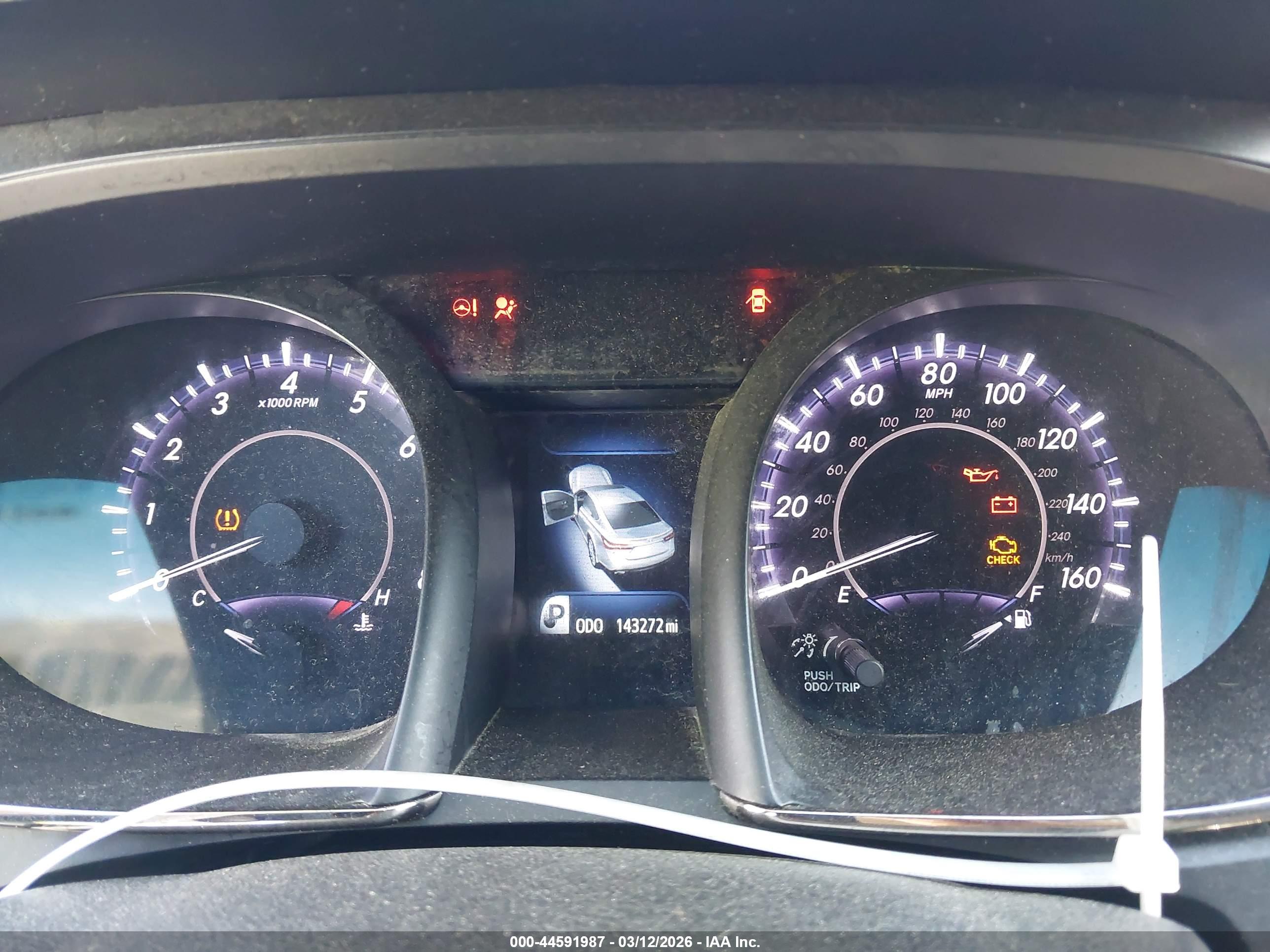 TOYOTA AVALON image 7