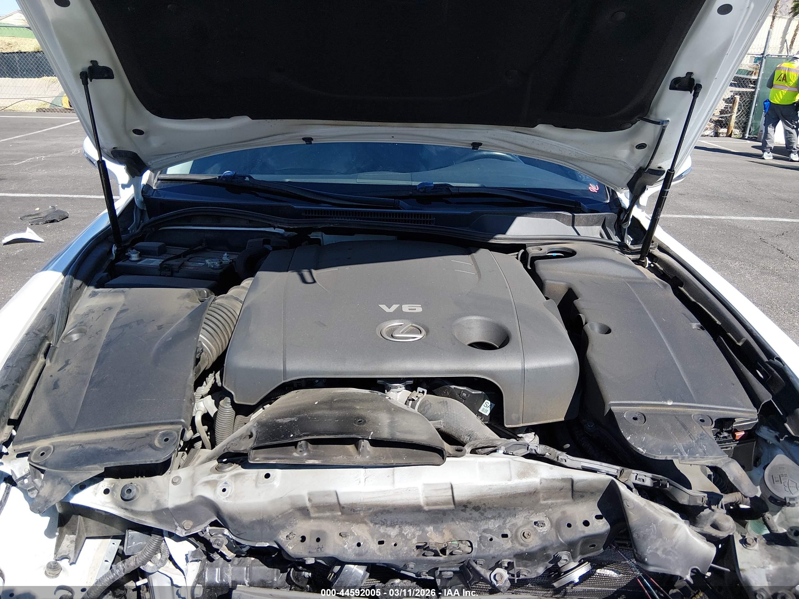 LEXUS IS image 10