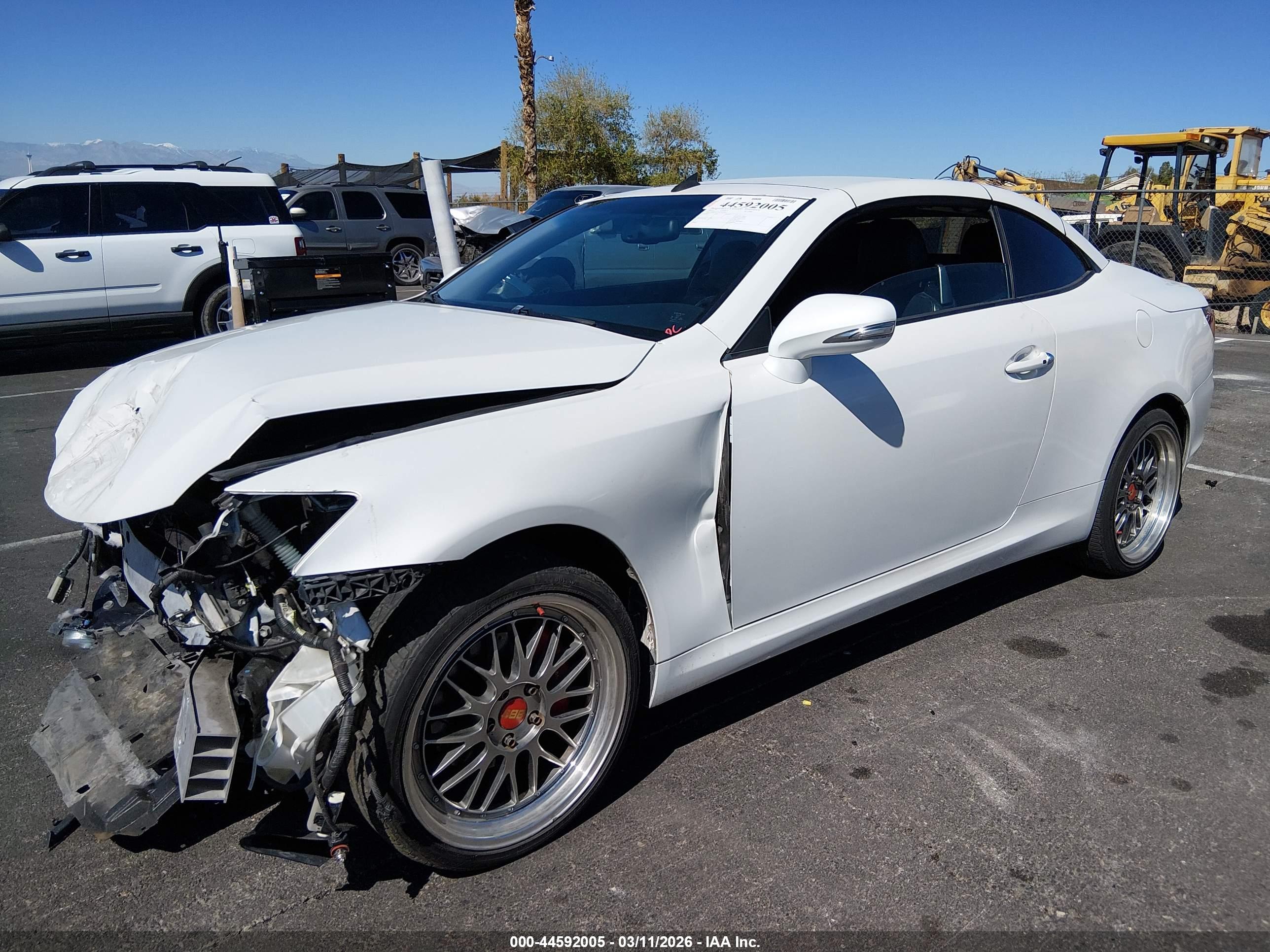LEXUS IS image 2