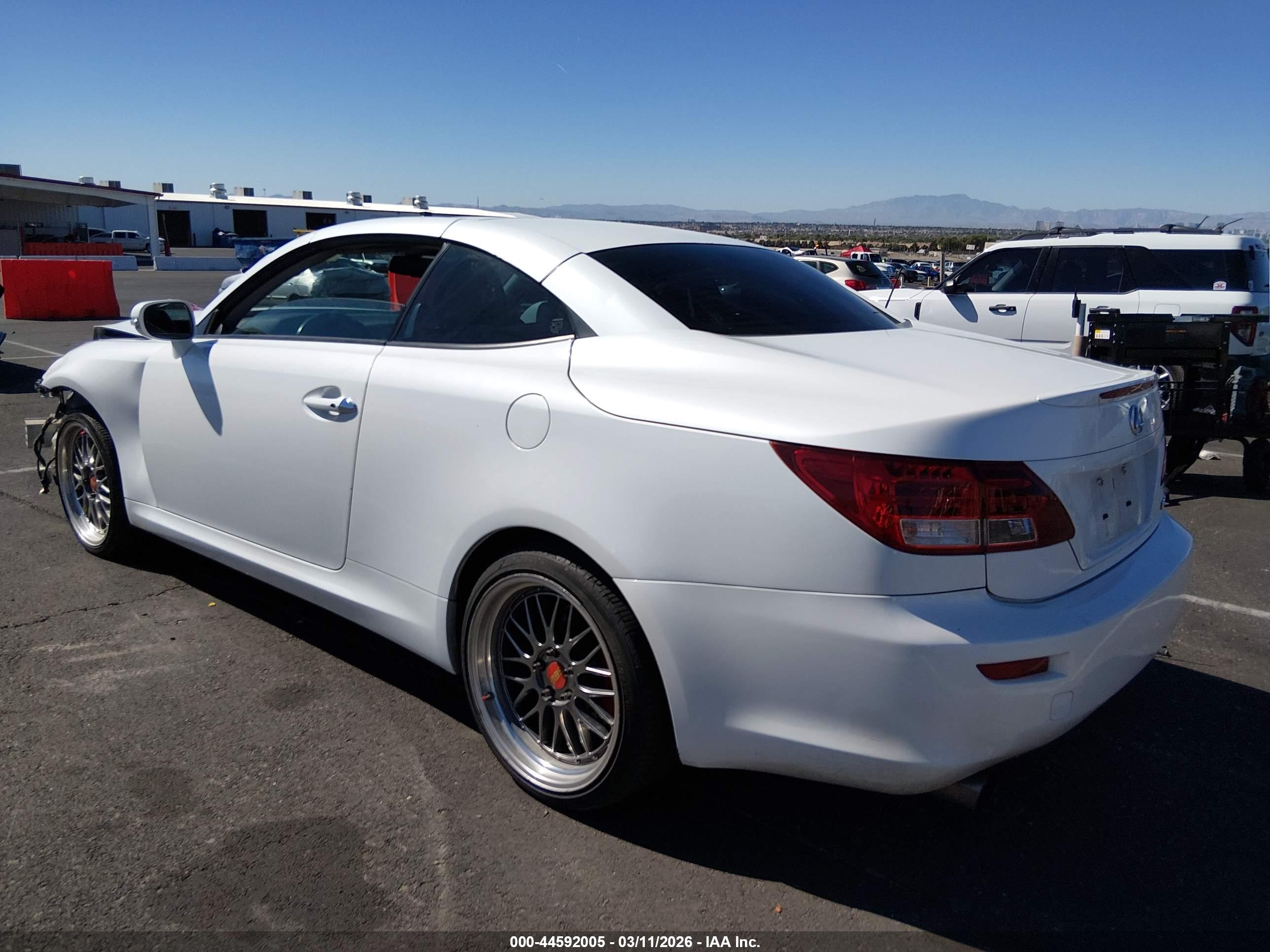 LEXUS IS image 3